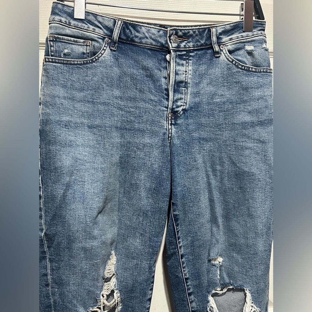 Express Express blue boyfriend jeans w distressed details. Size: 10 Size 32" / US 10 / IT 46 - 3 Thumbnail
