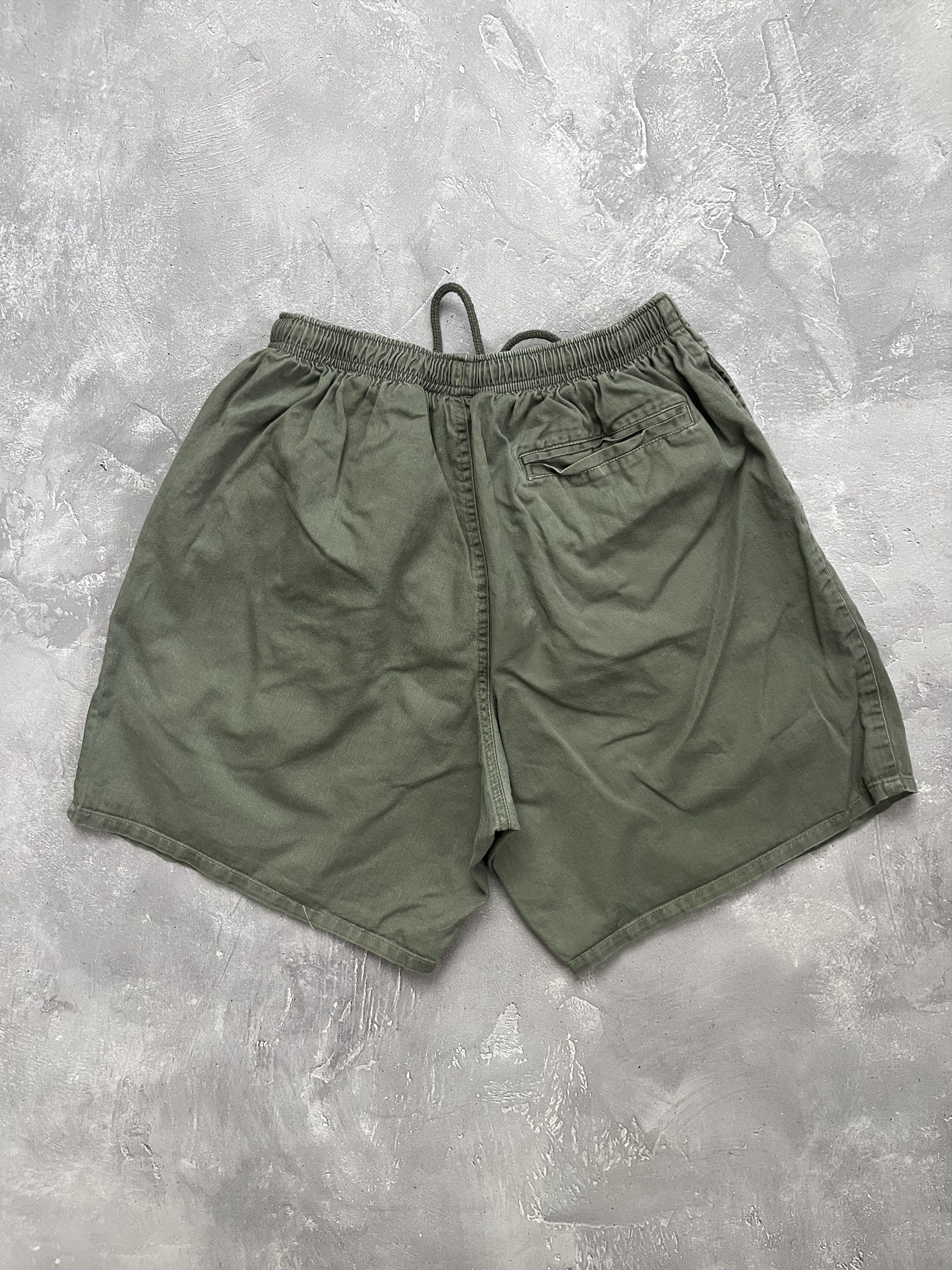 Nike Vintage Nike Y2K Cotton Pleated Shorts Mens Size M Size US 32 / EU 48 - 2 Thumbnail