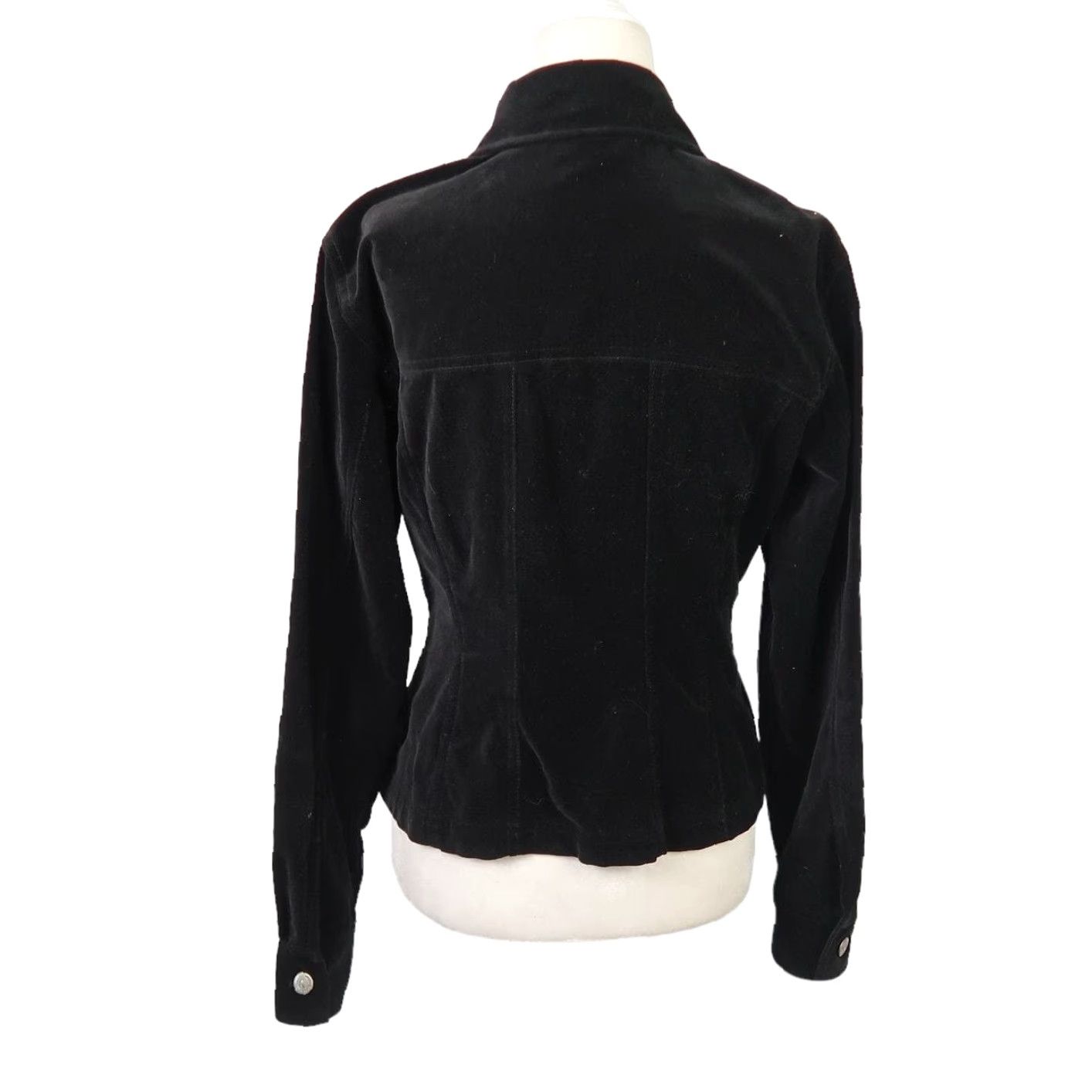 Jones New York VINTAGE Jones New York Country black velvet jacket 6 90s Women Button Front Short Length Cotton Solid Long Sleeve Fall Spring Casual Mens? Womens? 90s Size M / US 6-8 / IT 42-44 - 4 Thumbnail