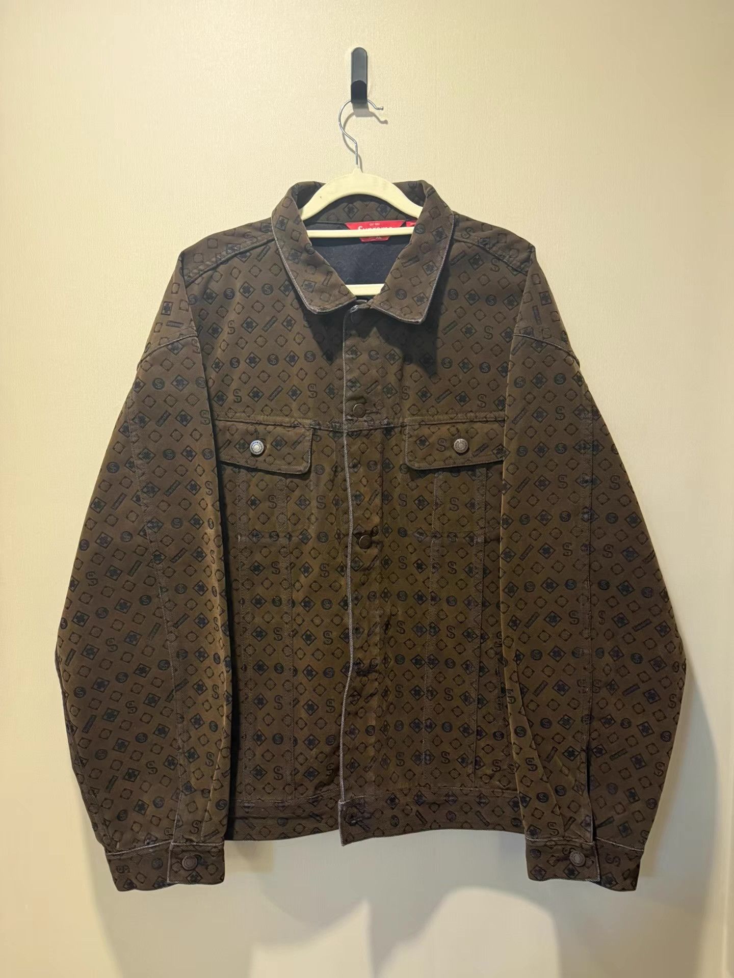 Supreme Supreme FW24 Flocked Denim Trucker Jacket Ｑ20 Size US XL / EU 56 / 4 - 1 Thumbnail