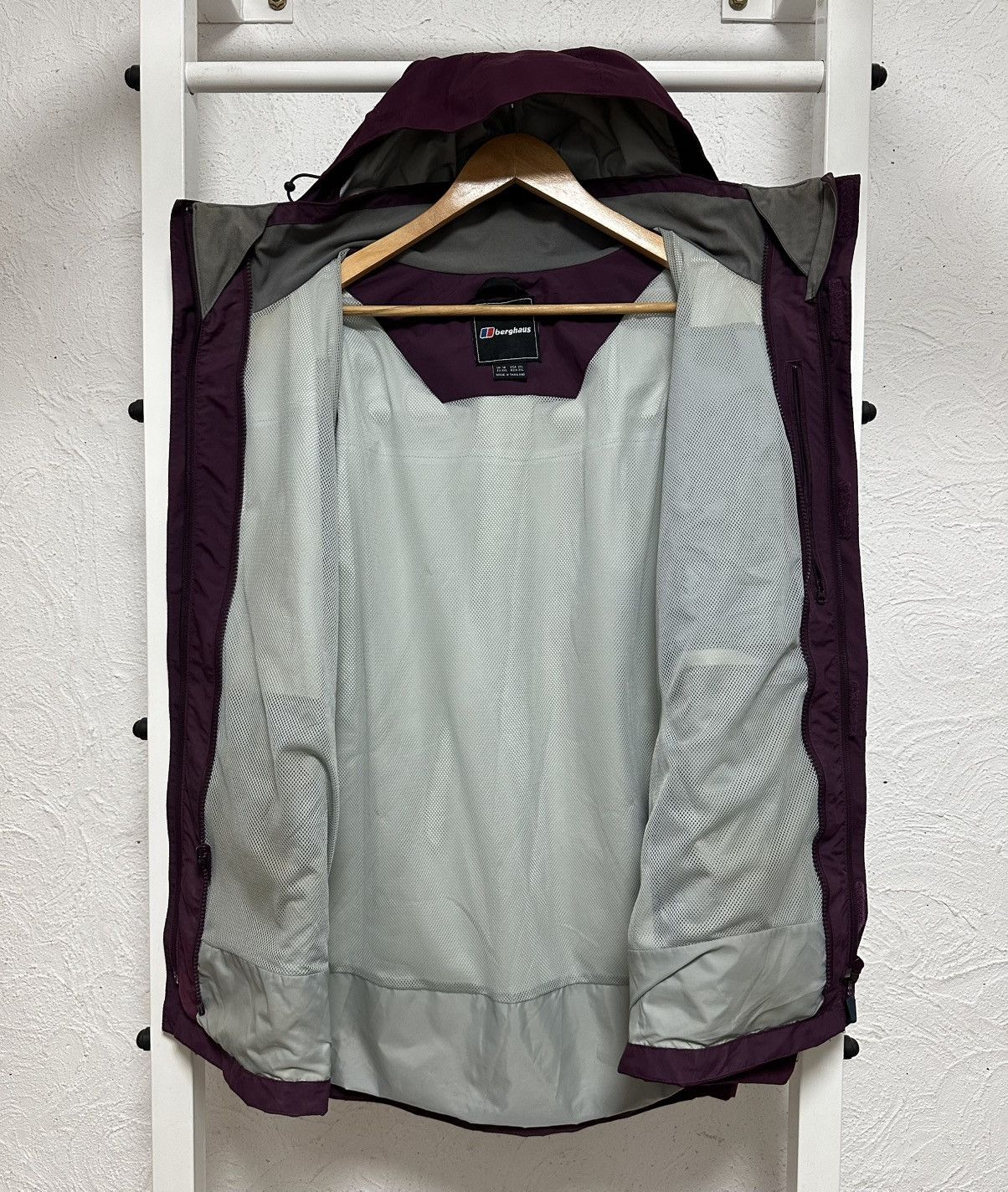Berghaus Berghaus Women’s Size XXL Purple Gore-Tex Outdoor Jacket Size XXL / US 16-18 / IT 52-54 - 5 Thumbnail