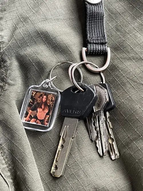 VIBE Vintage Keychain nude Girl 18+ Hysteric key ring Size ONE SIZE - 2 Thumbnail