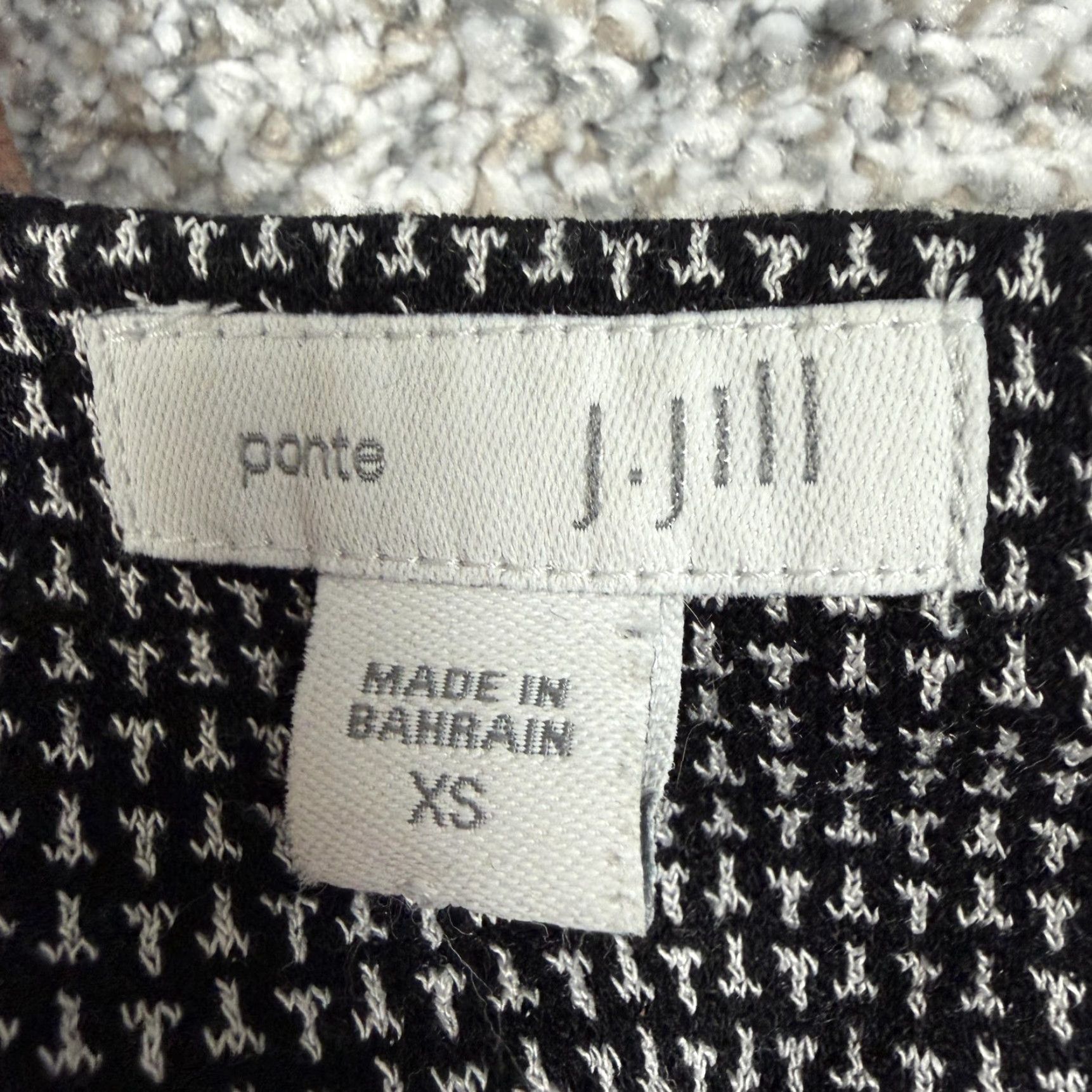 J. Jill J. Jill Shift Dress XS Black White Geometric Knit Minimalist Dark Academia, 3/4 Sleeve, Boat Neck, Knee Length, Office, Workwear, Casual Womens Size XS / US 0-2 / IT 36-38 - 5 Thumbnail