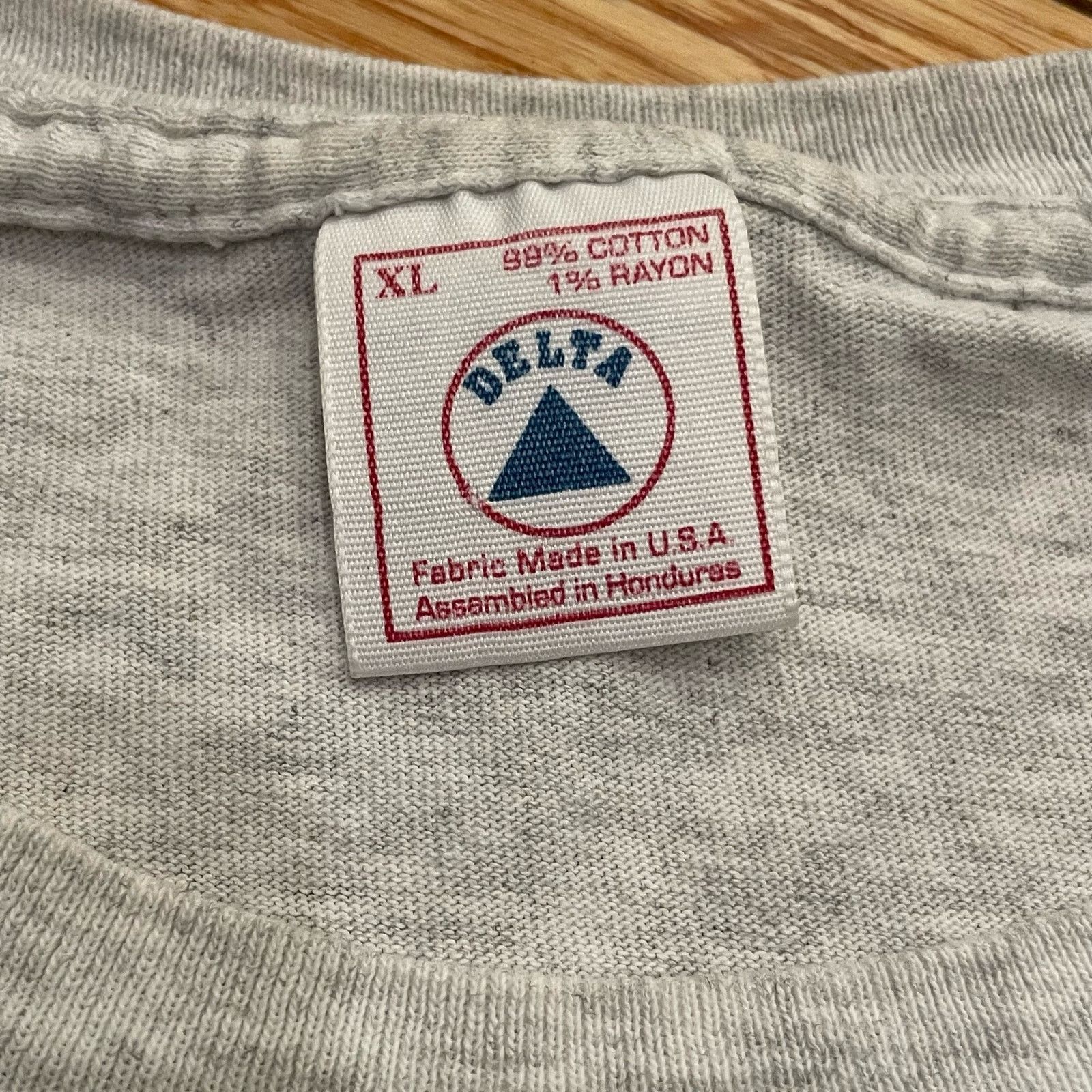 Delta 90s Vintage Waikiki Beach Hawaii T-Shirt single stitch retro Size US XL / EU 56 / 4 - 3 Thumbnail