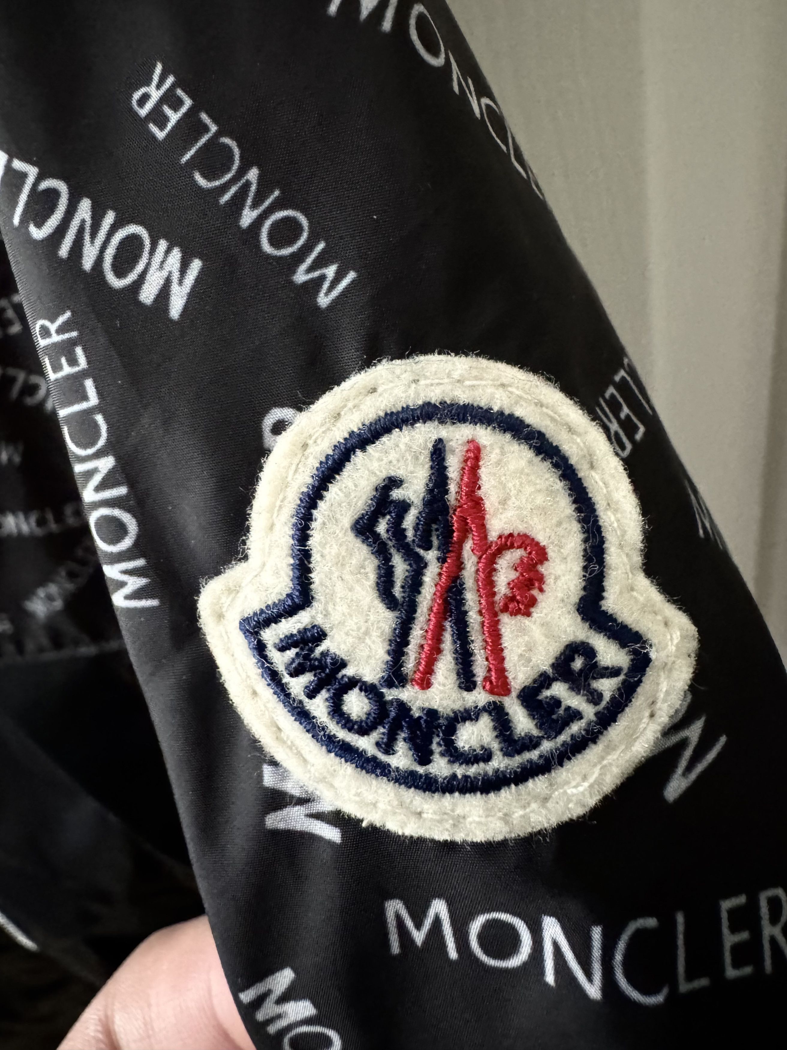 Moncler AUTH MONCLER GIDAYU BLACK JACKET (SIZE 3 – FITS MED / LRG) Size US L / EU 52-54 / 3 - 5 Thumbnail