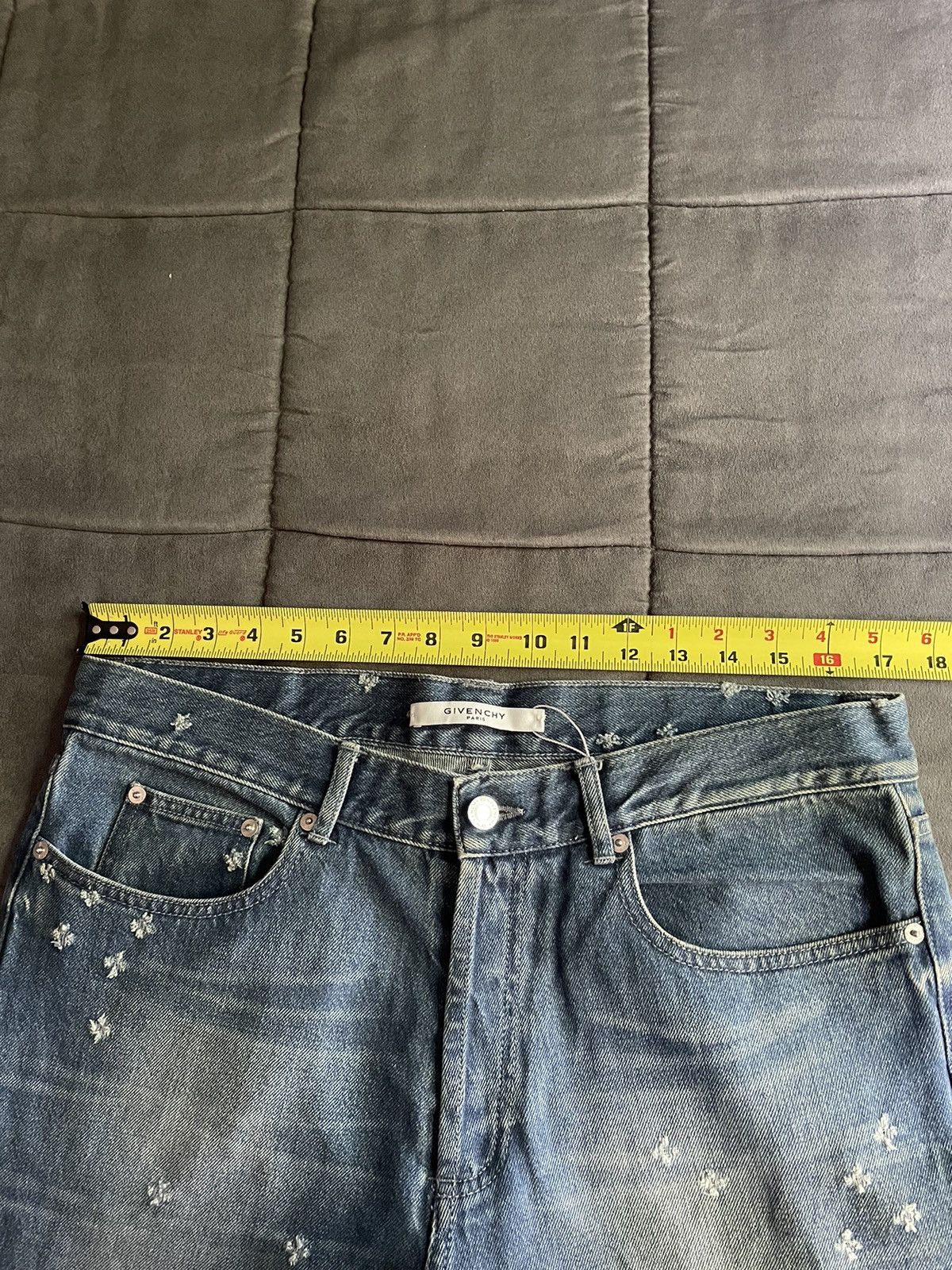 Givenchy Givenchy Cuban Cut Snowflake Distressed Jeans Size US 34 / EU 50 - 7 Thumbnail