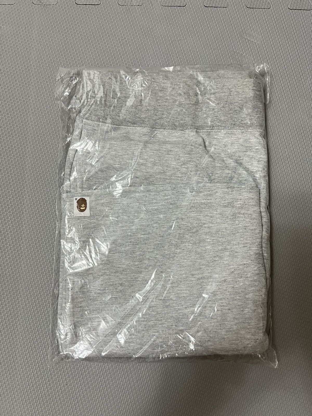 Bape BAPE Summer Bag Sweat Shorts Size US 36 / EU 52 - 4 Thumbnail