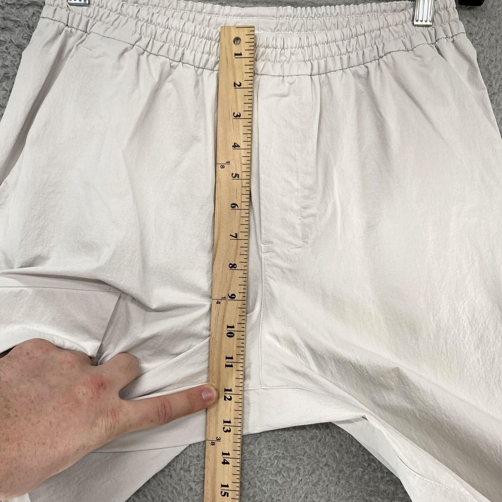Lululemon Lululemon Cargo Joggers Womens 6 Beige Baggy Elastic Waist Pull On Tapered Nylon Spandex Polyester Lightweight Pockets Logo Size 28" / US 6 / IT 42 - 5 Thumbnail