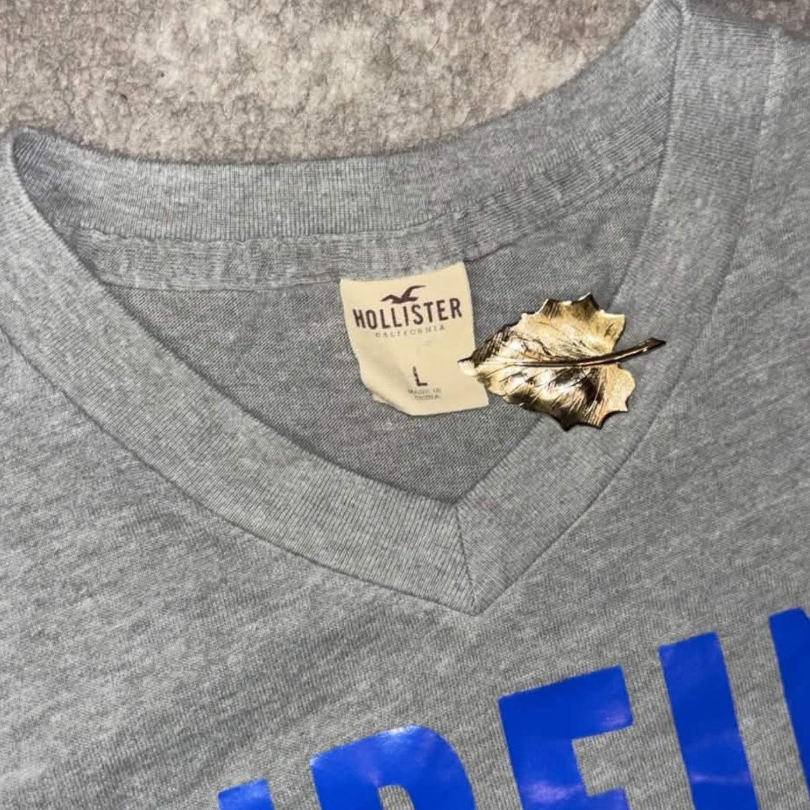 Hollister Y2K Hollister Surfing Animal Pastel Print V-Neck Shirt Size US M / EU 48-50 / 2 - 2 Thumbnail