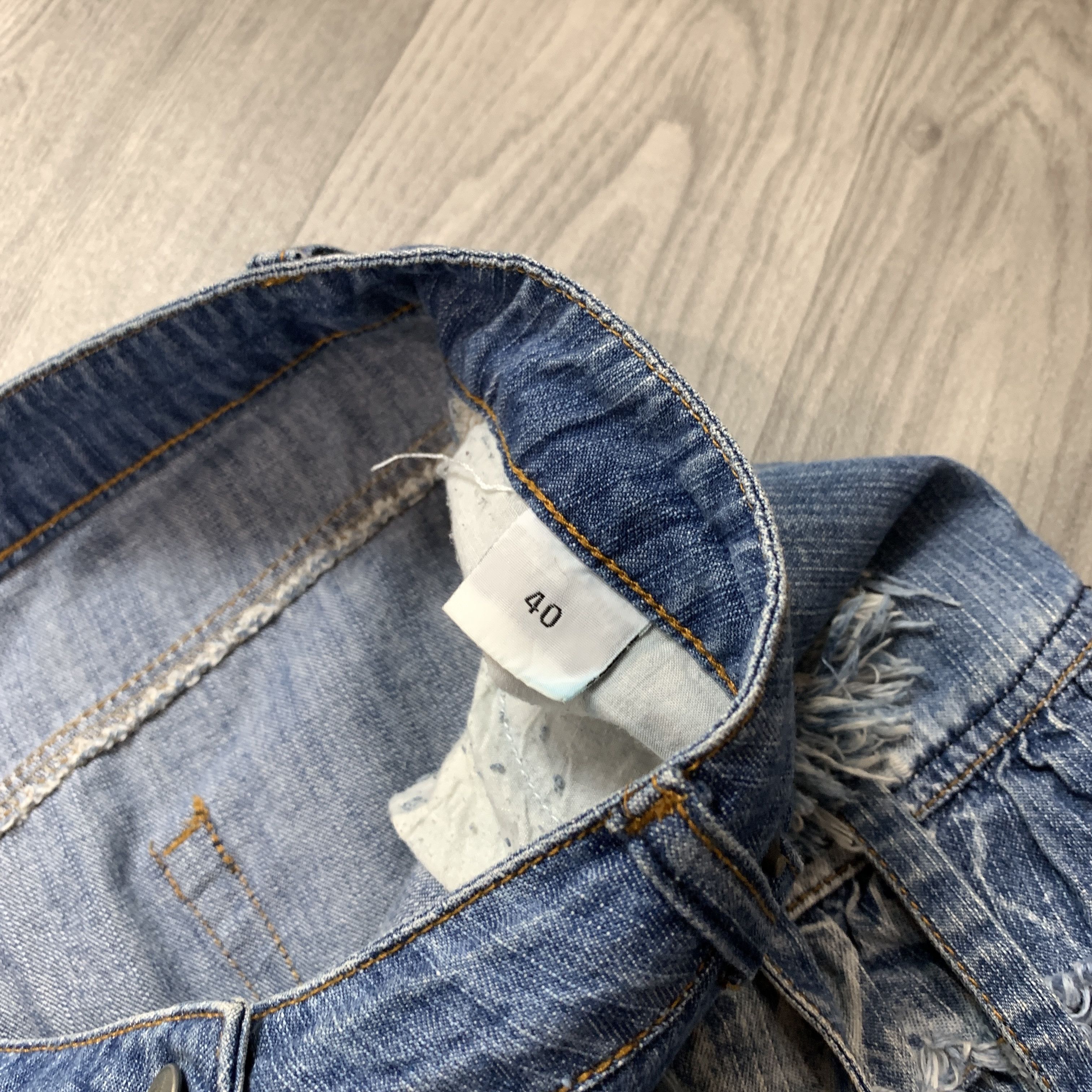 Japanese Brand Vintage Y2K Faded Low Rise Denim Blue Mini Skirt L Size 30" / US 8 / IT 44 - 8 Thumbnail