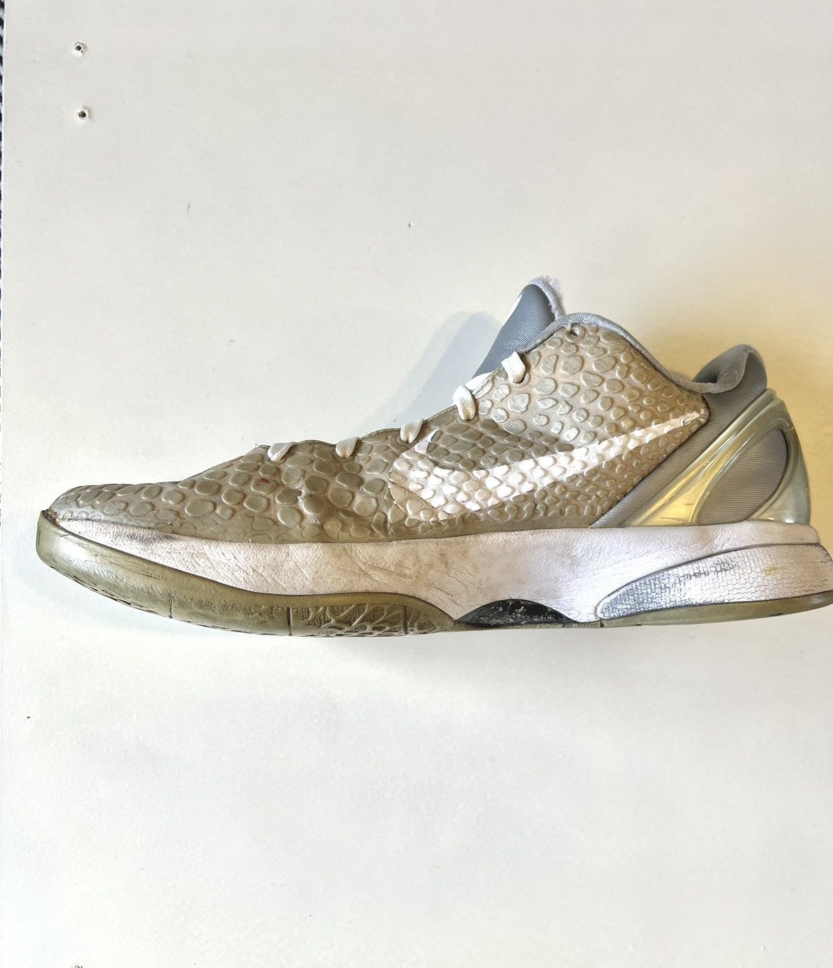 Nike Nike Kobe 6 Metallic Silver Size US 10.5 / EU 43-44 - 3 Thumbnail