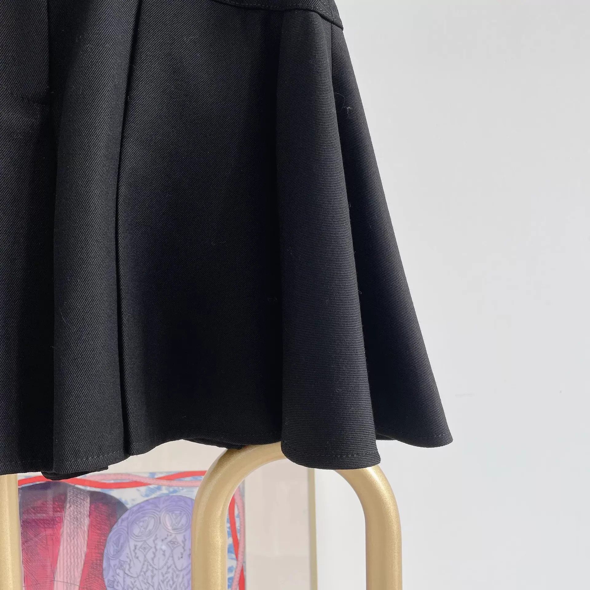 Alexander McQueen Alexander McQueen black short skirt 38 Size 26" / US 2 / IT 38 - 4 Thumbnail