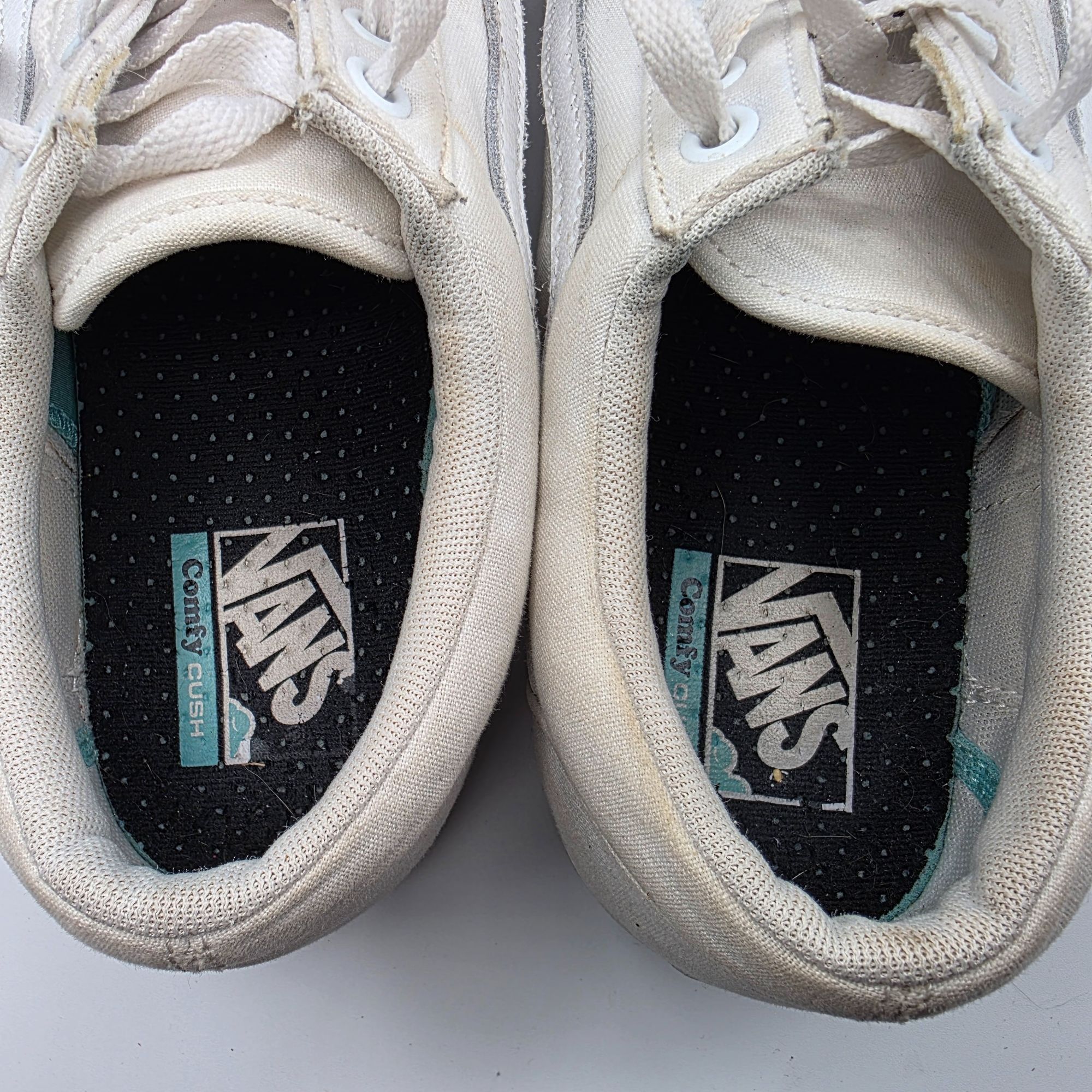 Vans Vans Old Skool Mens Size 12 Triple White Sneaker Shoes Casua Size US 12 / EU 45 - 6 Thumbnail