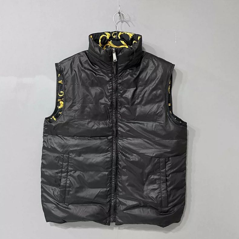 Versace Versace Baroque style reversible down jacket vest Size M / US 6-8 / IT 42-44 - 5 Thumbnail