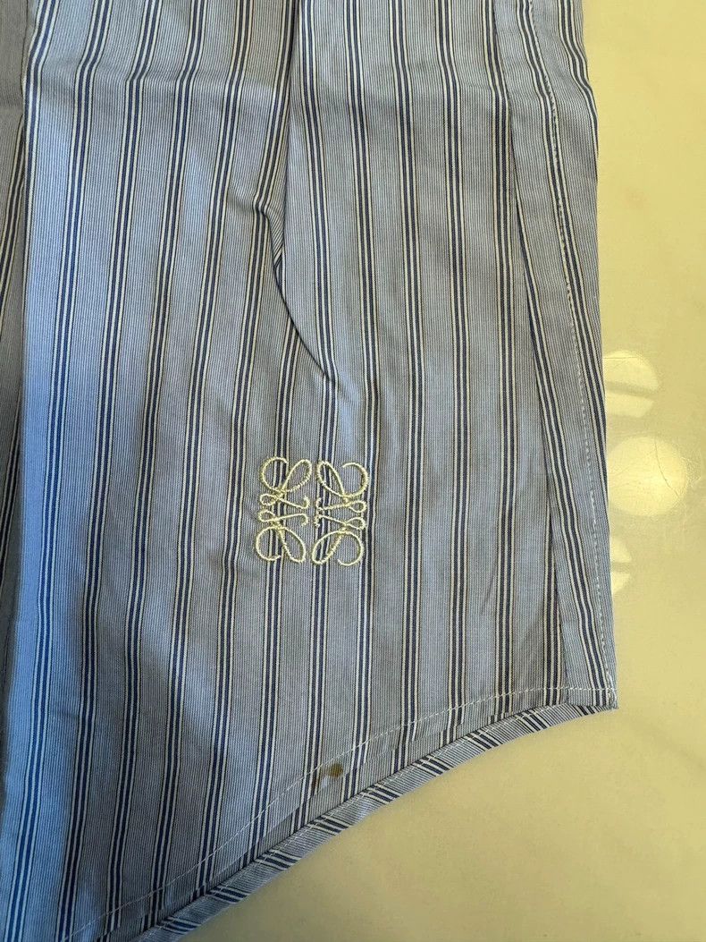 Loewe LOEWE Classic loose fit shirt Size M / US 6-8 / IT 42-44 - 2 Thumbnail
