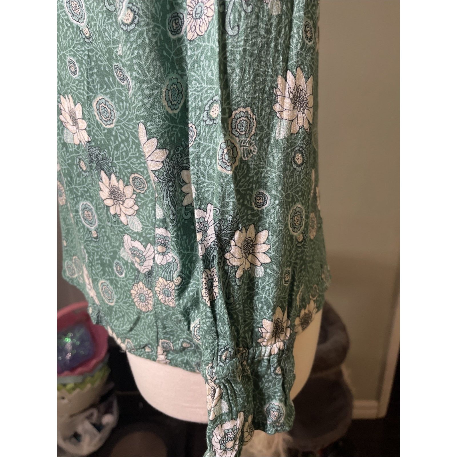 Lucky Brand Lucky Brand Women's Floral -Neck Top S/P Size S / US 4 / IT 40 - 4 Thumbnail