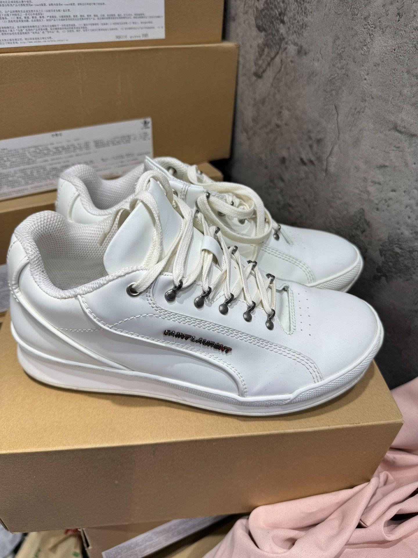 Saint Laurent Paris Saint Laurent Paris White Lowtop Sneakers 41 Men Size US 8.5 / EU 41-42 - 1 Thumbnail
