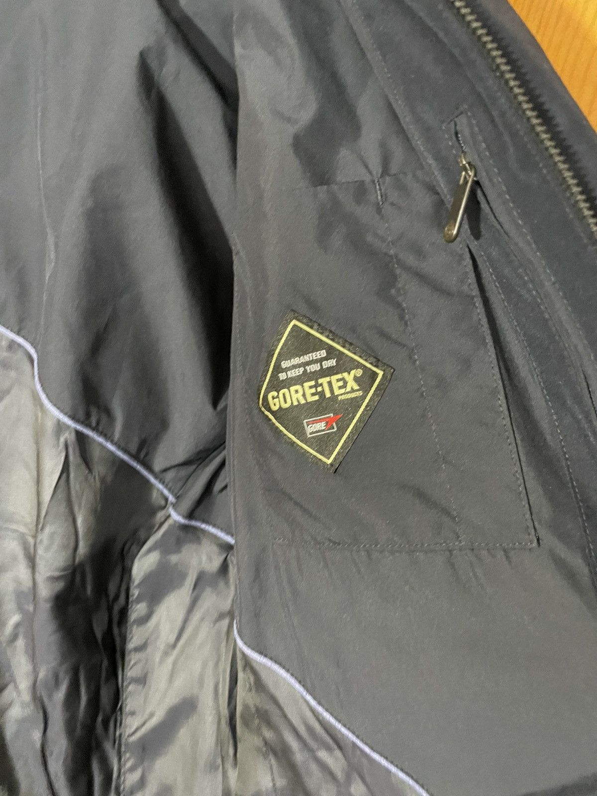 Paul Stuart Paul Stuart GORETEX raincoat worn once - >$1k retail Size US L / EU 52-54 / 3 - 2 Thumbnail