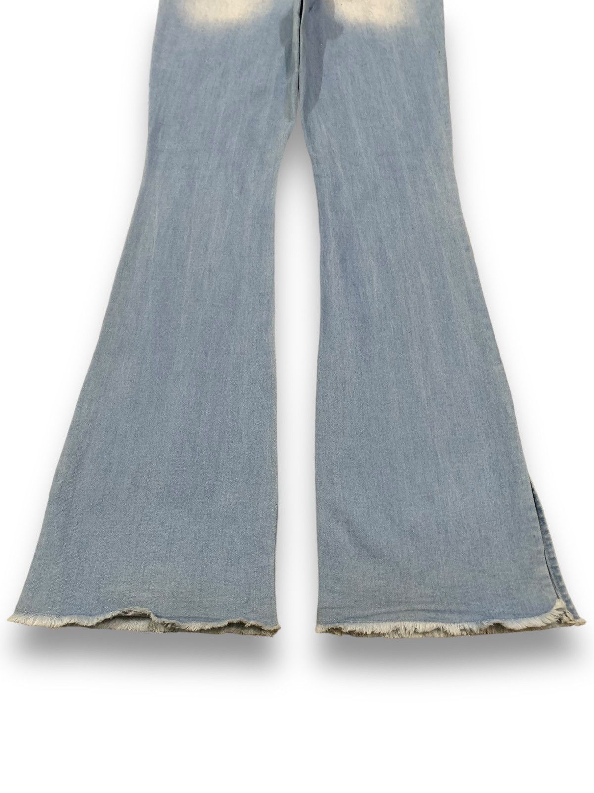 Le Grande Bleu (L.G.B.) Vintage YMI Flare Bell Bottom Frayed Leg Distressed Jeans Size 28" / US 6 / IT 42 - 12 Thumbnail