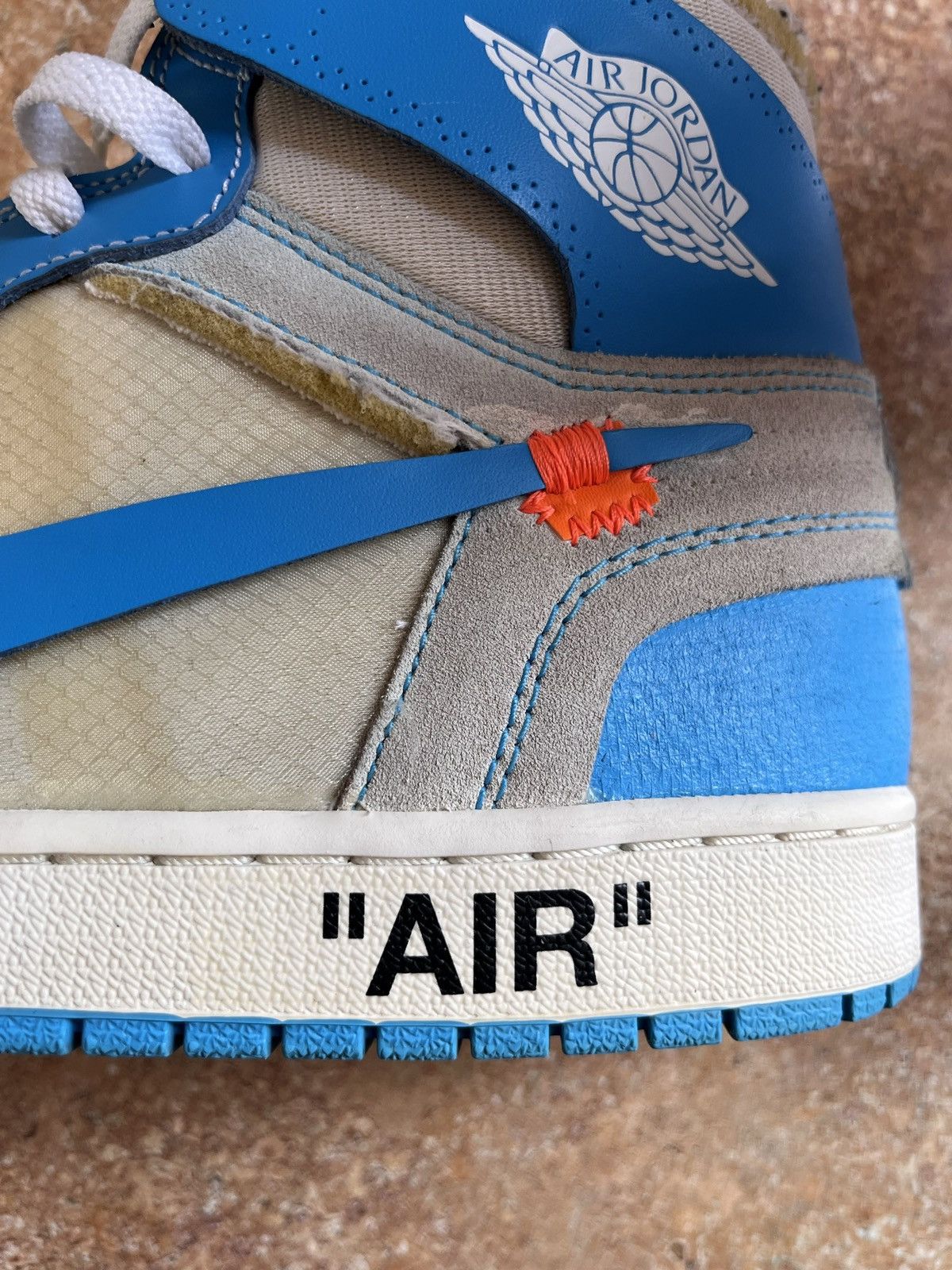 Jordan Brand × Off-White AIR JORDAN 1 x OFF WHITE UNC Size US 12 / EU 45 - 5 Thumbnail