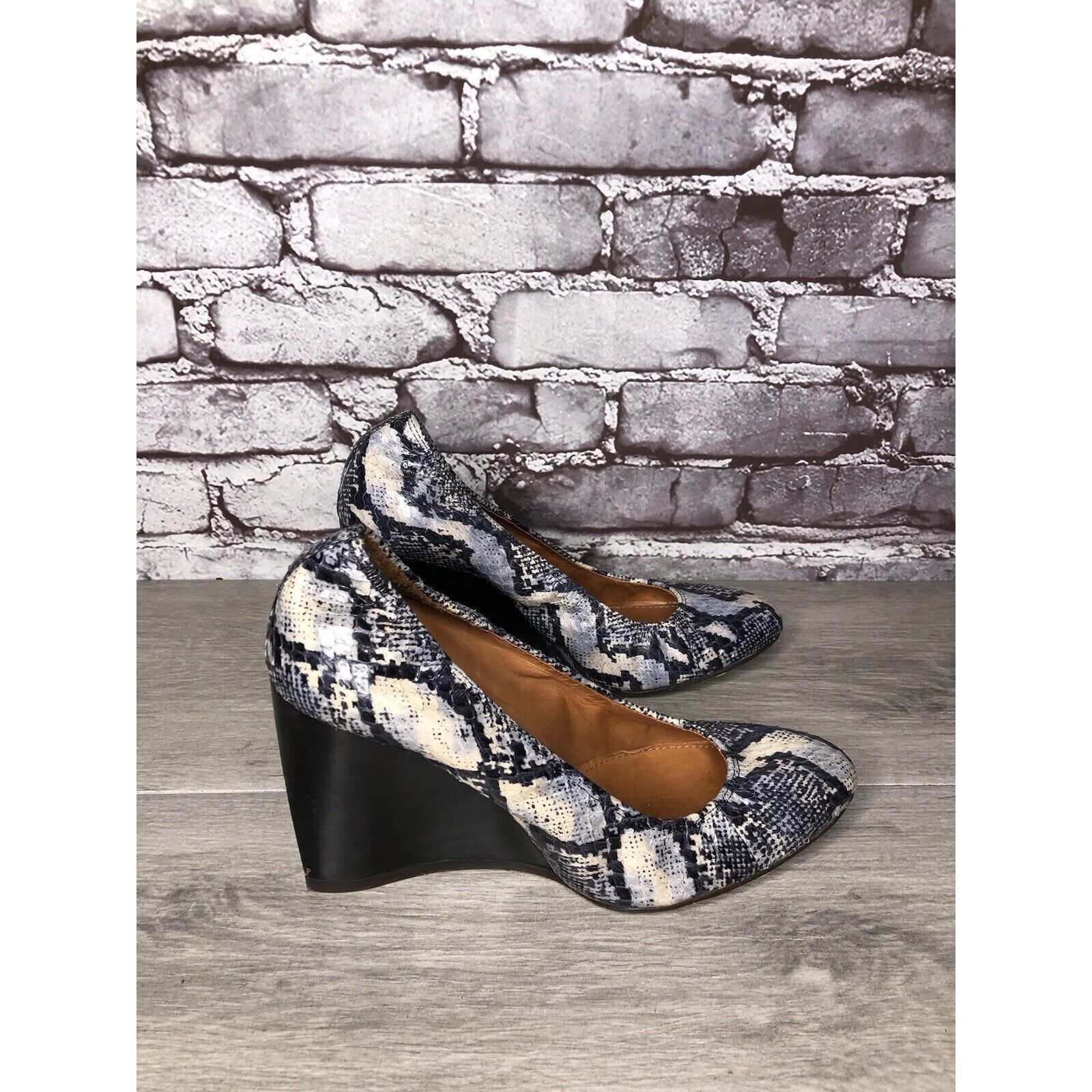 Lanvin LANVIN Ivory Blue Snake Print Leather Ballerina Pumps Wedges Size US 9.5 / IT 39.5 - 4 Thumbnail