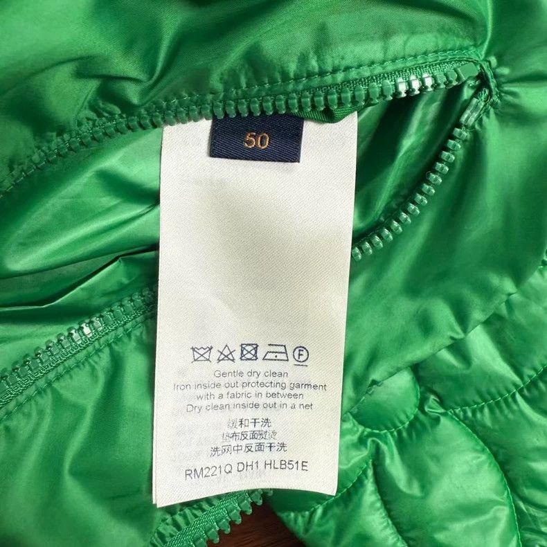 Louis Vuitton Louis Vuitton Green cotton-padded with three flowers and fu Size US M / EU 48-50 / 2 - 6 Thumbnail