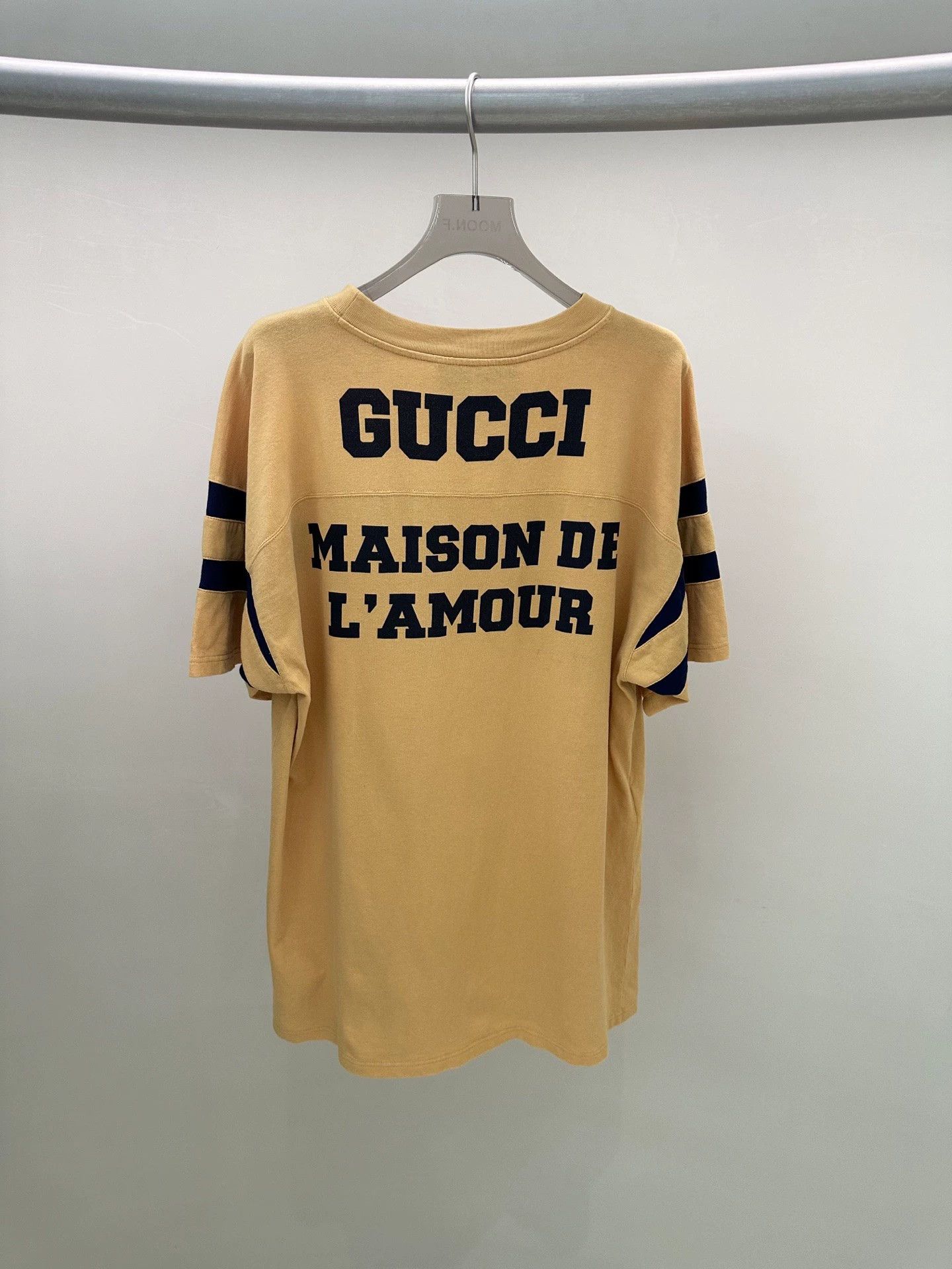 Gucci GUCCI yellow logo oversize T-shirt XS stained Size US XS / EU 42 / 0 - 2 Thumbnail