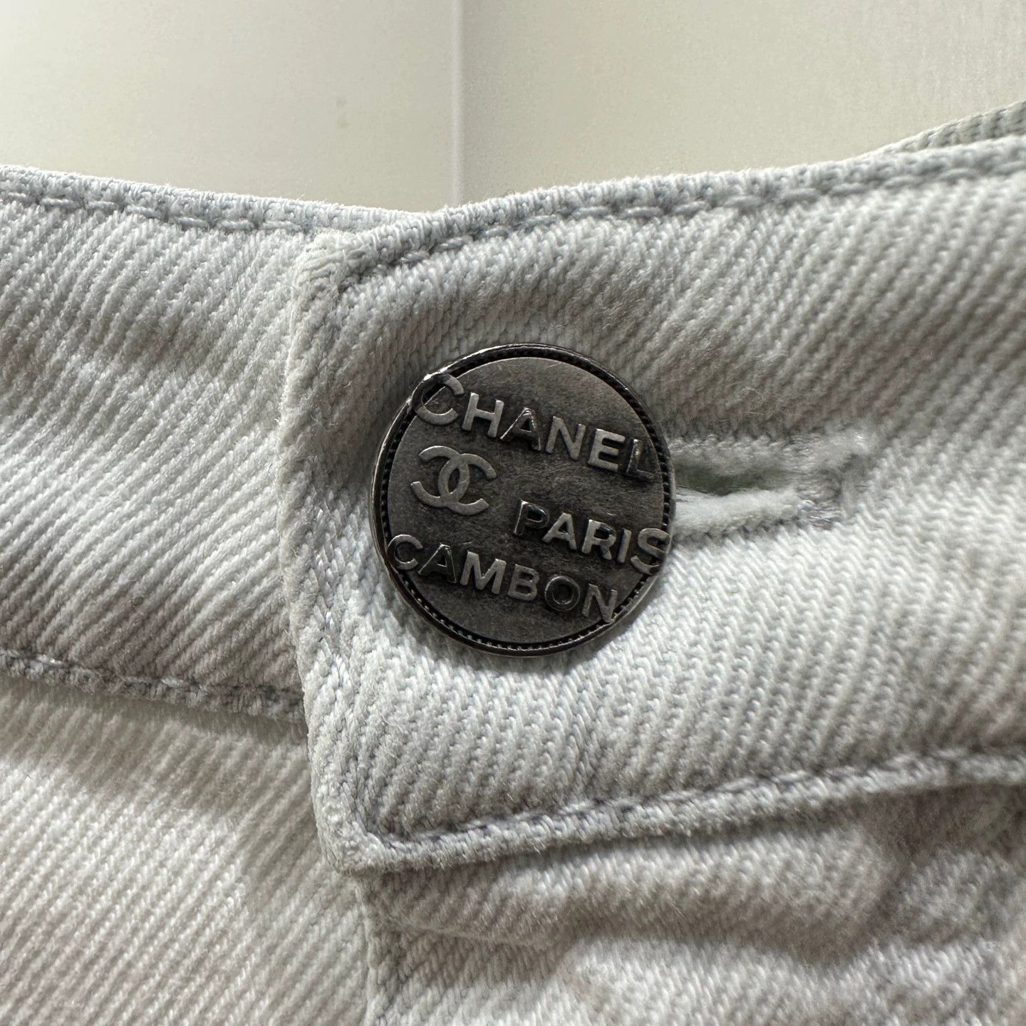 Chanel Chanel apr142 21B CC Logo Button Jeans 36 Size 26" / US 2 / IT 38 - 6 Thumbnail