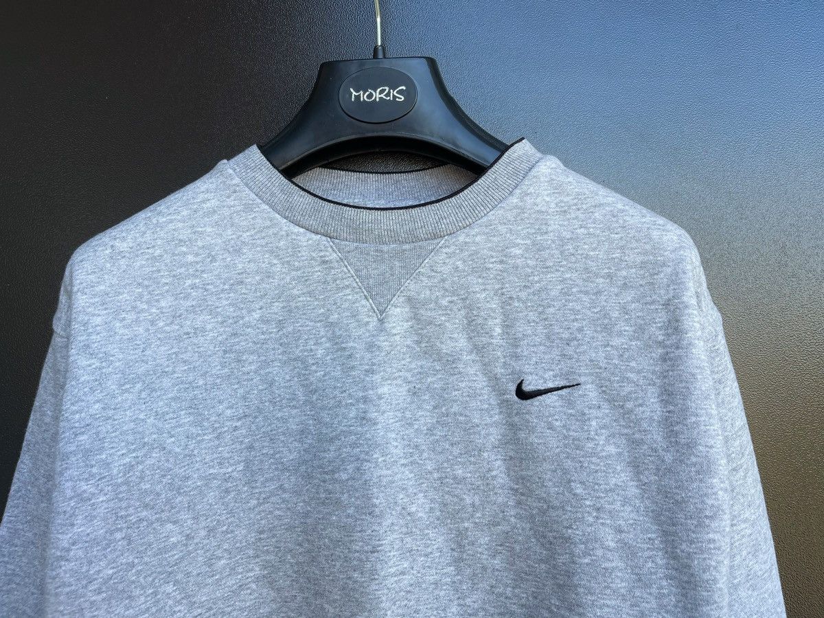 Nike Vintage Y2K Nike Mini Swoosh Crewneck Sweatshirt sweater XS Size US XS / EU 42 / 0 - 2 Thumbnail