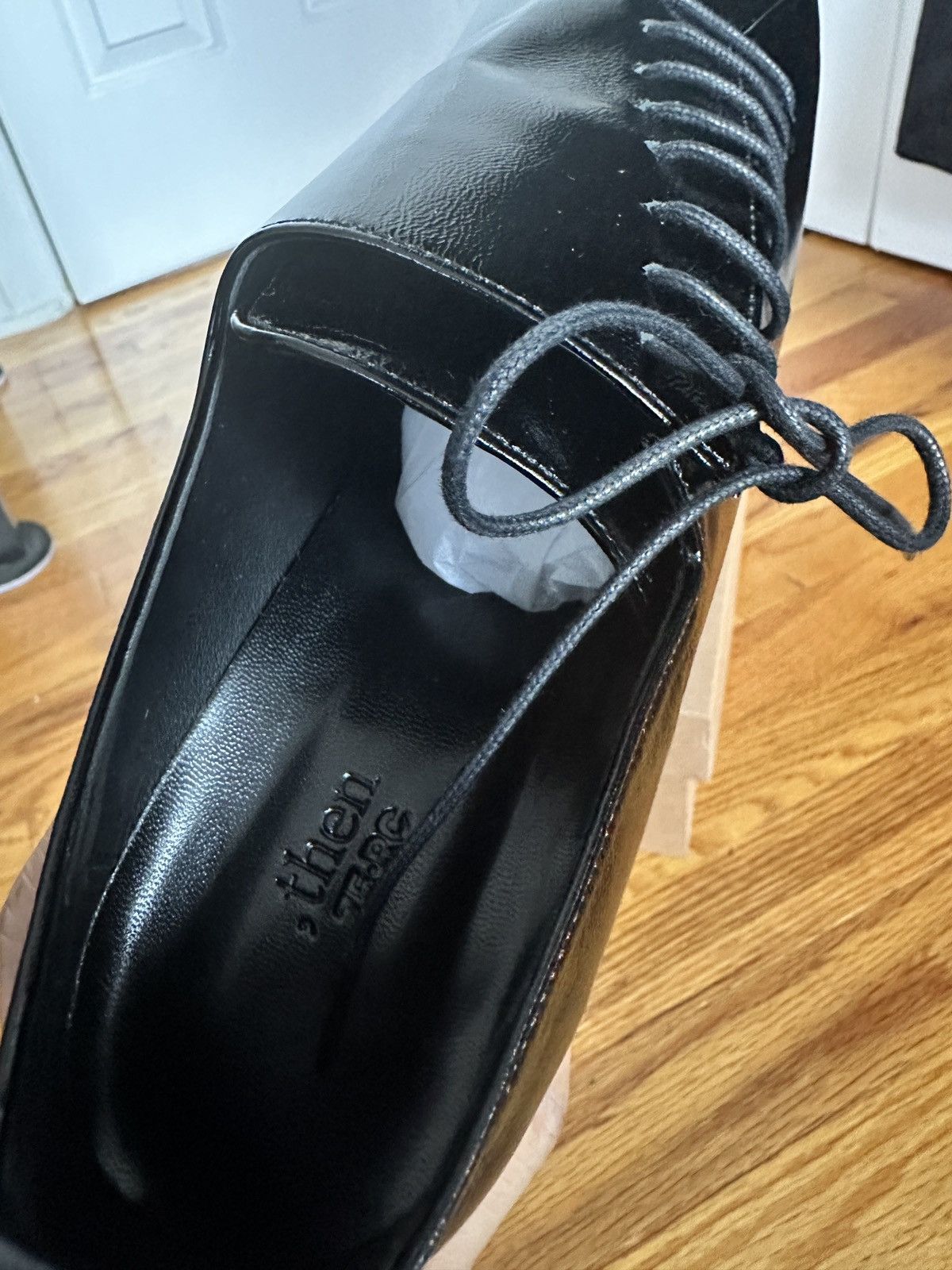 Designer Korean Loafer Heel in Black Cracked Leather Size US 9 / IT 39 - 13 Thumbnail