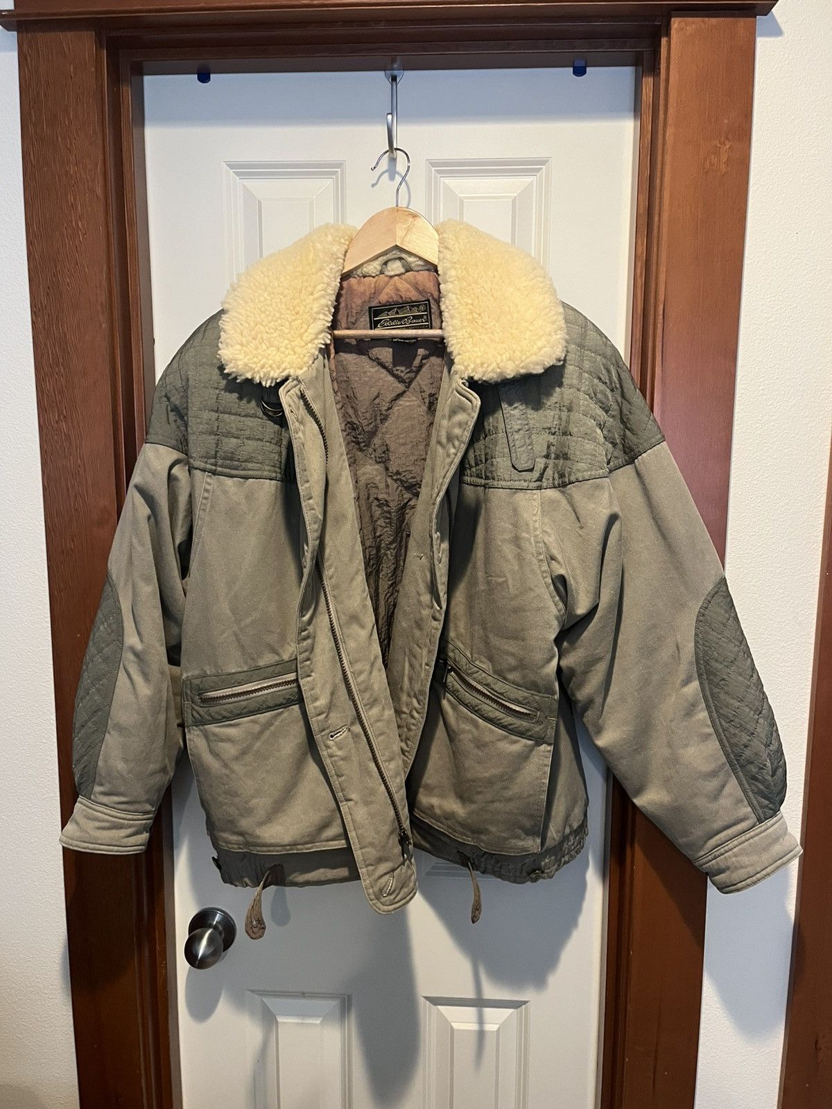 Eddie Bauer Vintage Eddie Bauer Goose Down Jacket With Sherpa Collar Size US L / EU 52-54 / 3 - 1 Thumbnail