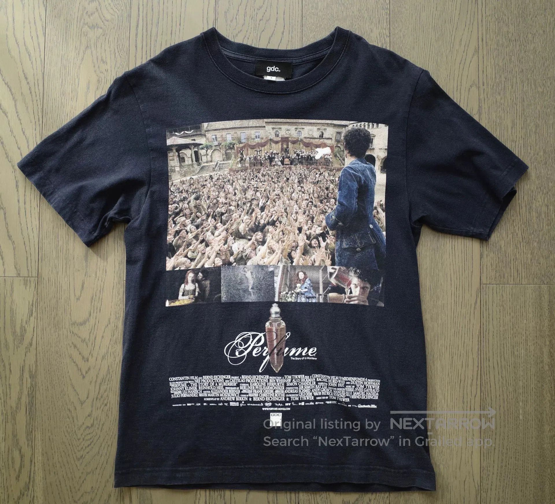 Vintage GDC Archive Vintage 'Perfume' Print Tee. Size US S / EU 44-46 / 1 - 4 Thumbnail