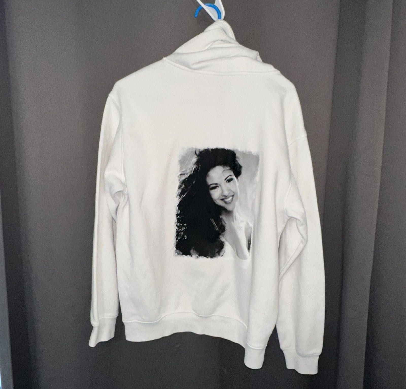 H&M “Selena Tribute Sweatshirt – Off-Center Portrait M Size M / US 6-8 / IT 42-44 - 2 Thumbnail