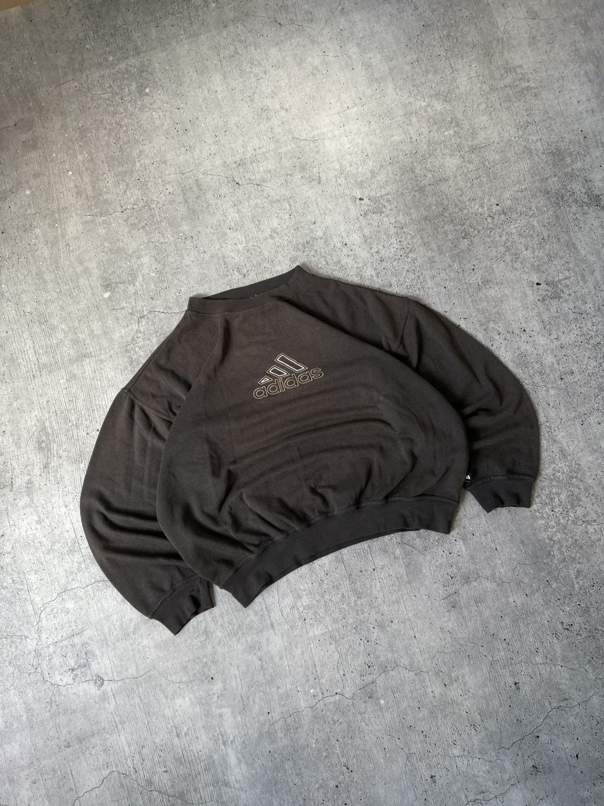 Adidas × Vintage Vintage Adidas distressed big logo oversized Y2K sweatshirt Size US L / EU 52-54 / 3 - 2 Thumbnail