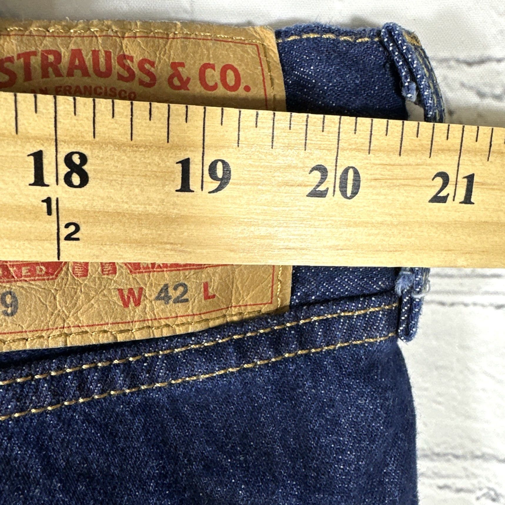 Levi's Levi's Jeans Shorts Bermuda 42 Men Dark Wash 12" Inseam Relaxed 5-Pocket Denim Logo Jeans Jorts Size US 42 / EU 58 - 3 Thumbnail