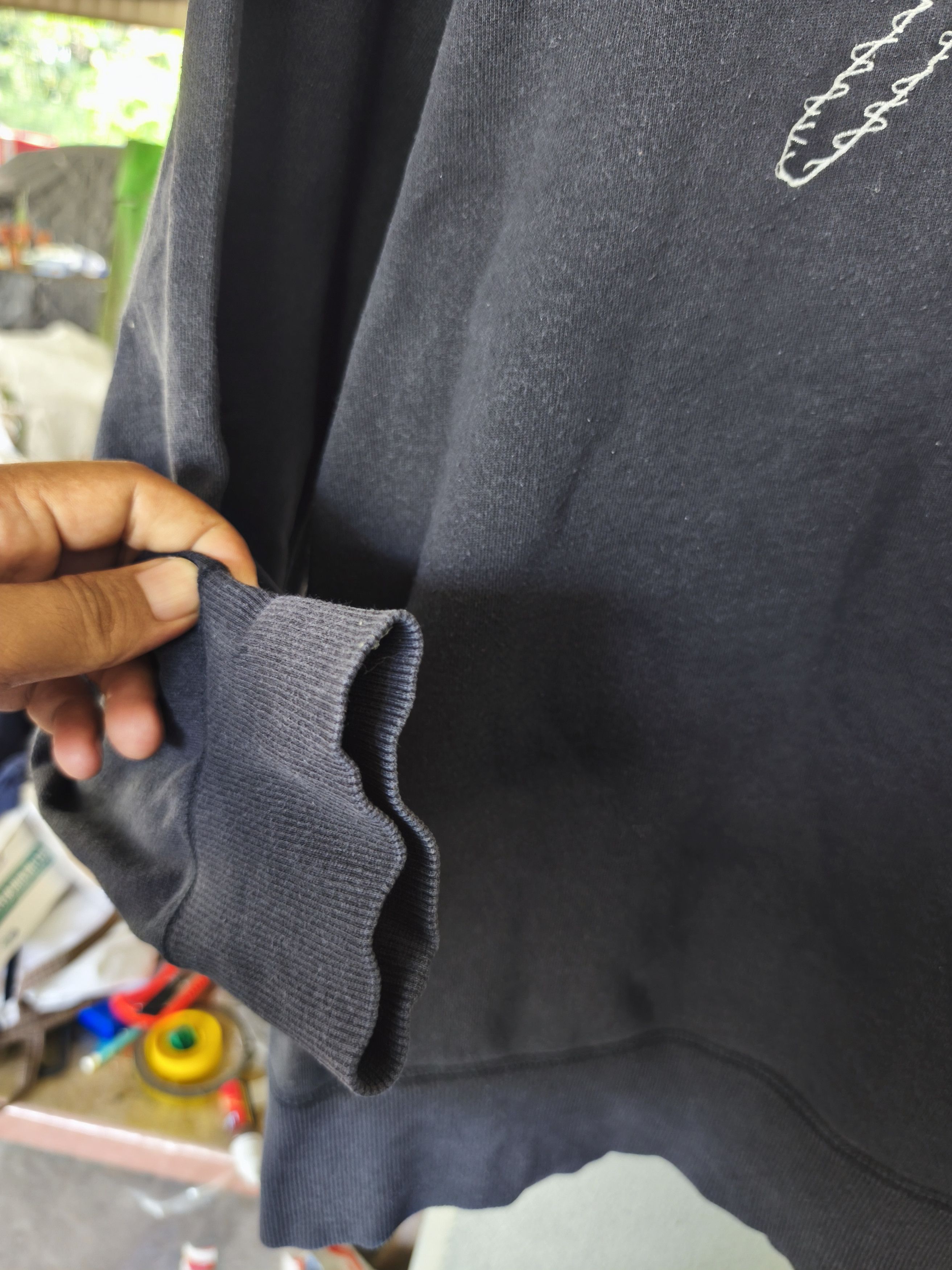 Kaws × Uniqlo UT x KAWS black sweatshirt XL Size US XL / EU 56 / 4 - 5 Thumbnail