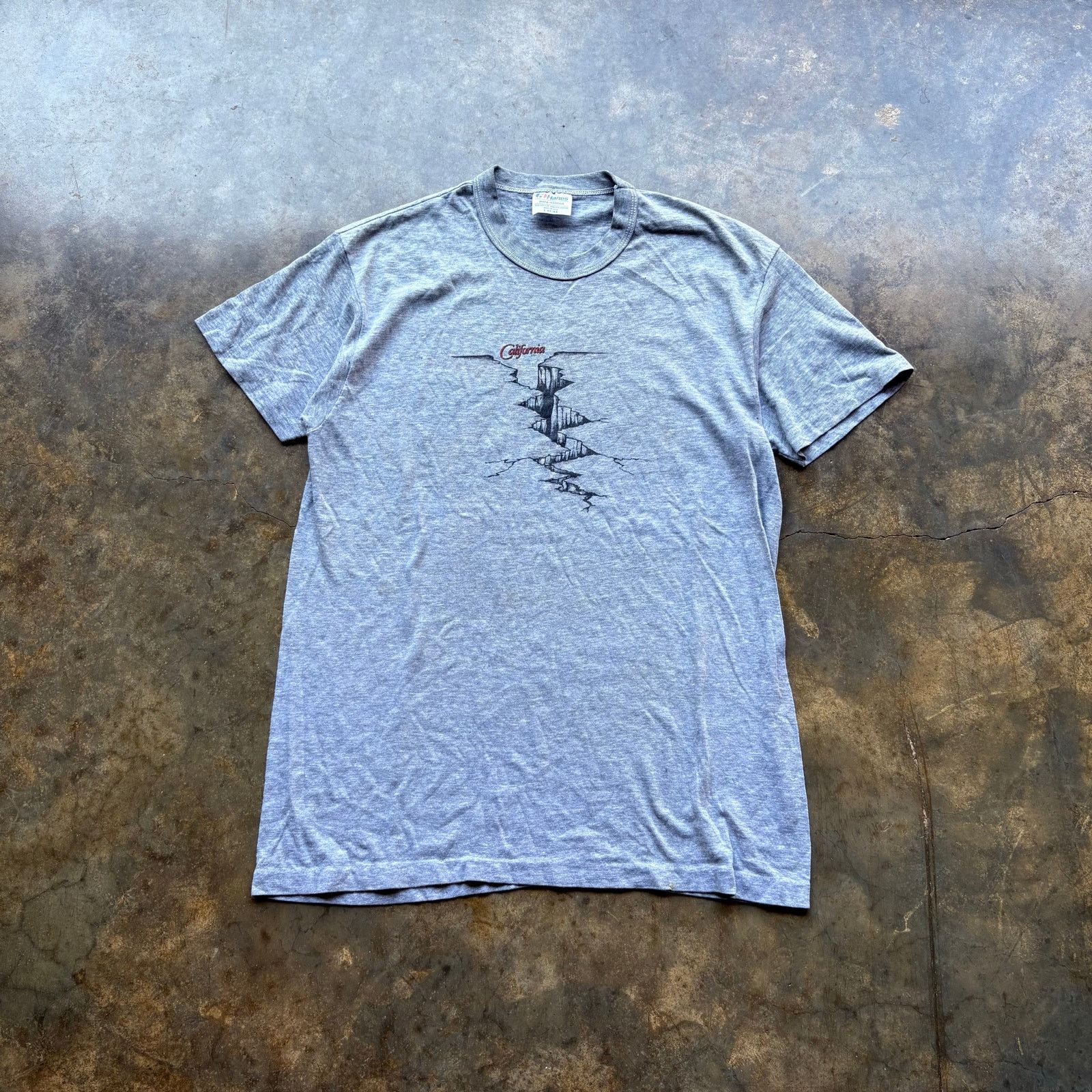 Hanes Very Unique Early 80s California Crack Graphic T-shirt Size US M / EU 48-50 / 2 - 1 Thumbnail