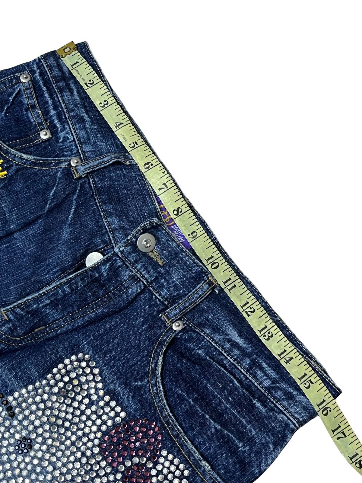 Anime VINTAGE HELLO KITTY SEQUINS LOGO 2006 LOWRISE WIDE LEG JEANS Size US 32 / EU 48 - 14 Thumbnail
