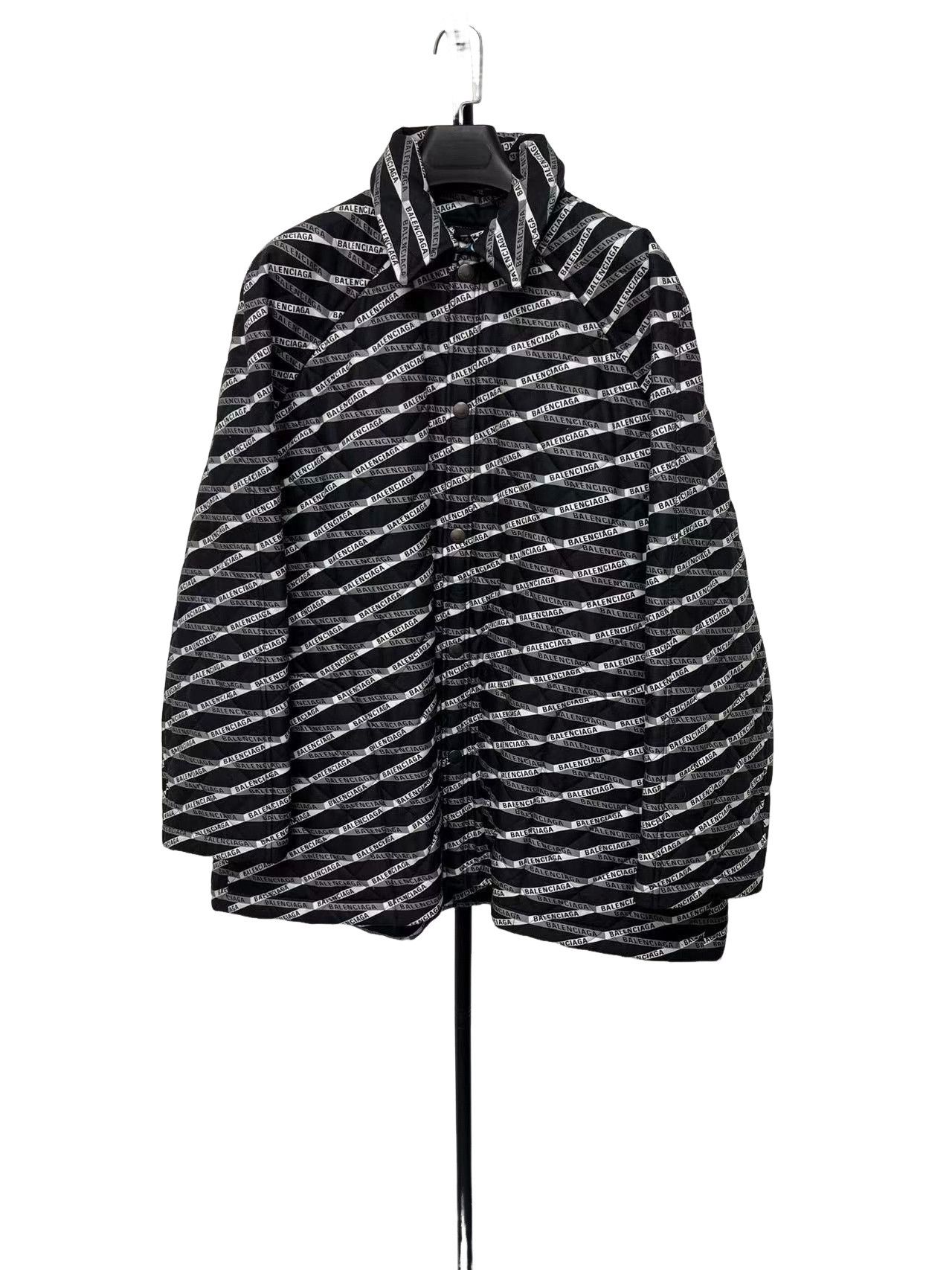 Balenciaga Balenciaga All-over Logo Quilted Padded Jacket 42 Size US XS / EU 42 / 0 - 1 Thumbnail