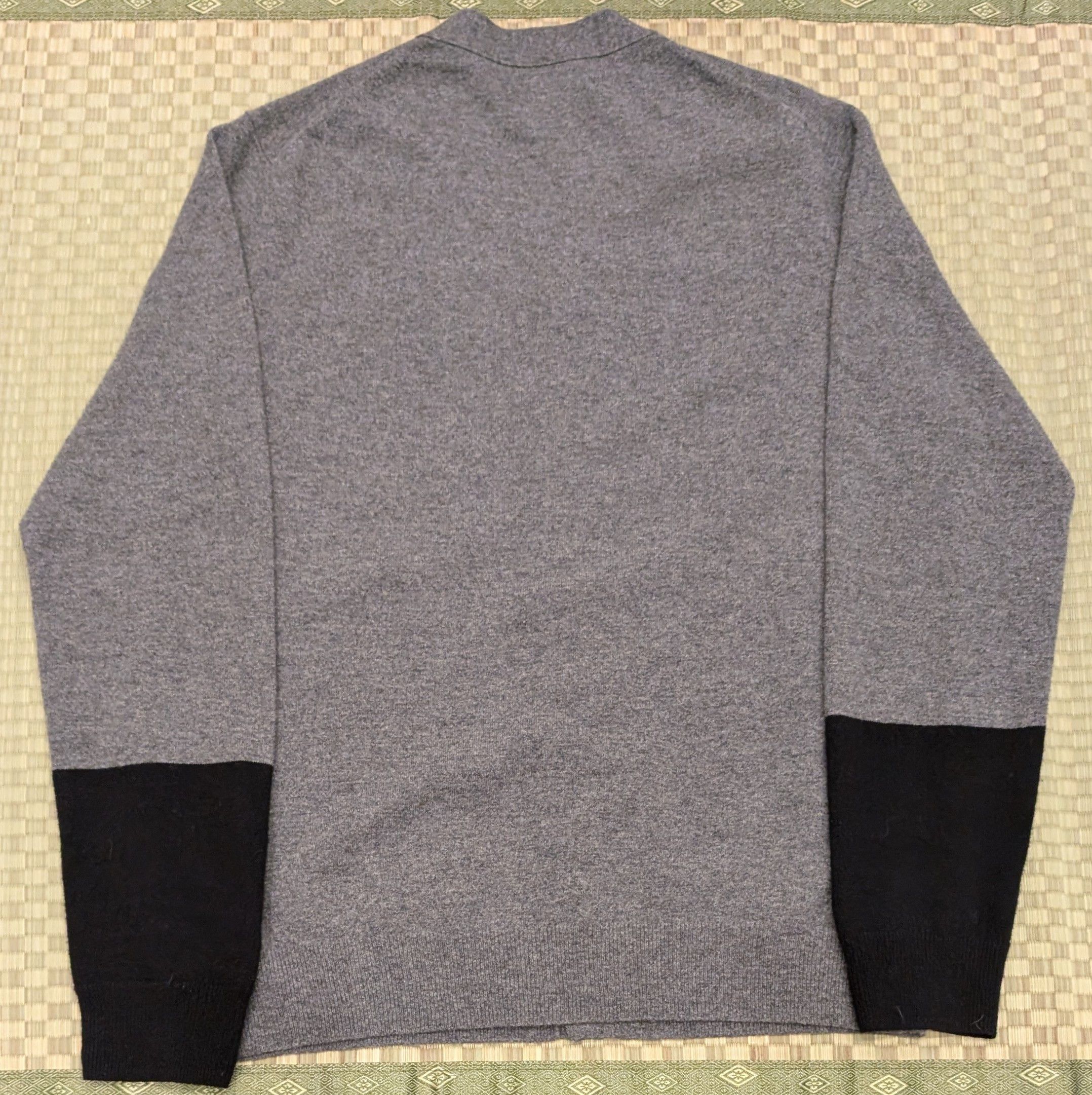 Comme des Garcons SHIRT Comme Des Garcons SHIRT CDG V-neck Contrast Wool Cardigan Size US XL / EU 56 / 4 - 2 Thumbnail