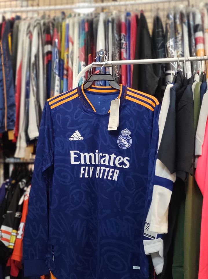 Adidas 𝐑𝐄𝐀𝐋 𝐌𝐀𝐃𝐑𝐈𝐃 21/22 𝐉𝐄𝐑𝐒𝐄𝐘 Size US M / EU 48-50 / 2 - 1 Thumbnail