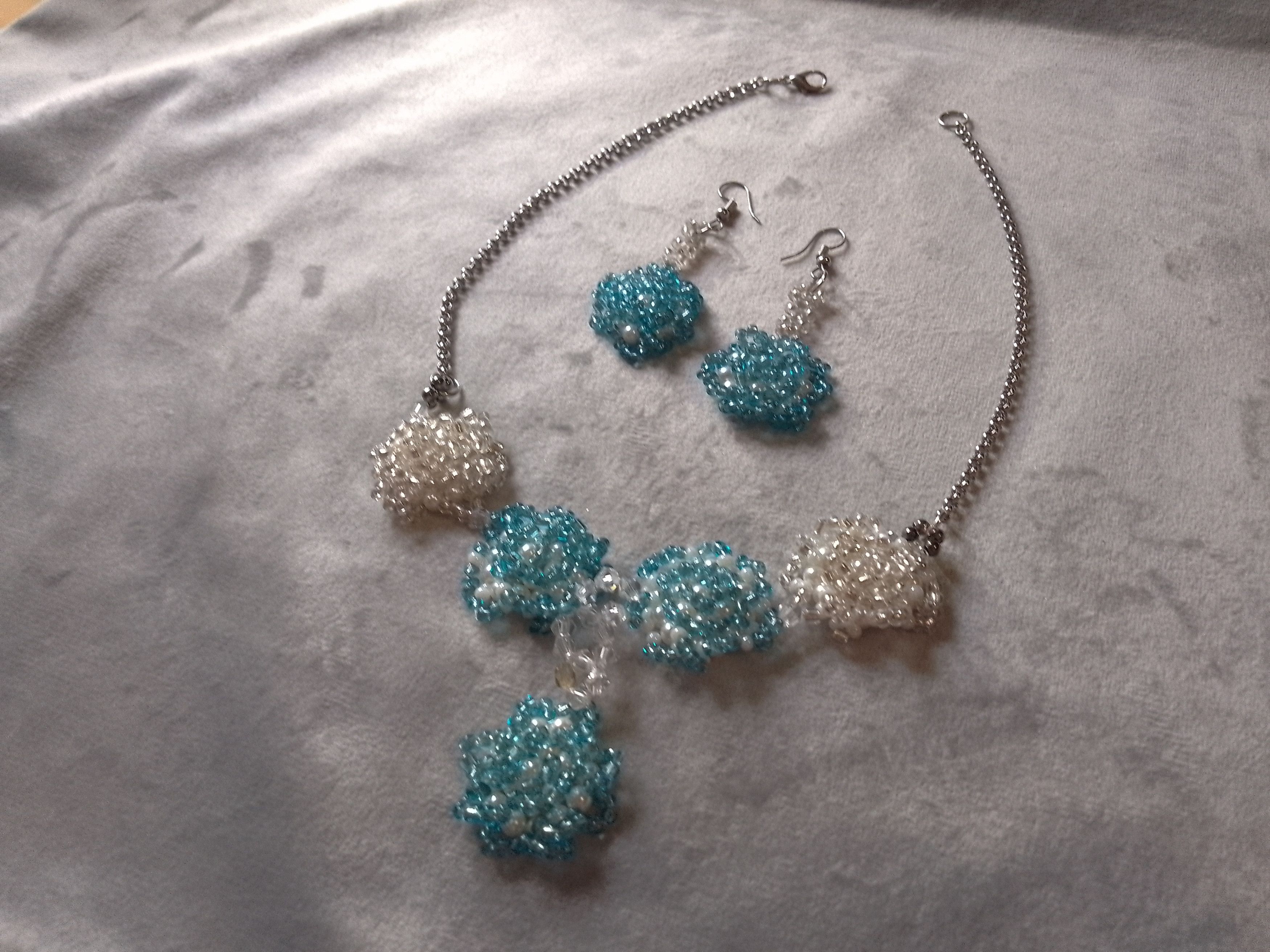 Handmade Necklace earrings. Rose shape. Turquoise/silver. Elegant. Size ONE SIZE - 1 Thumbnail