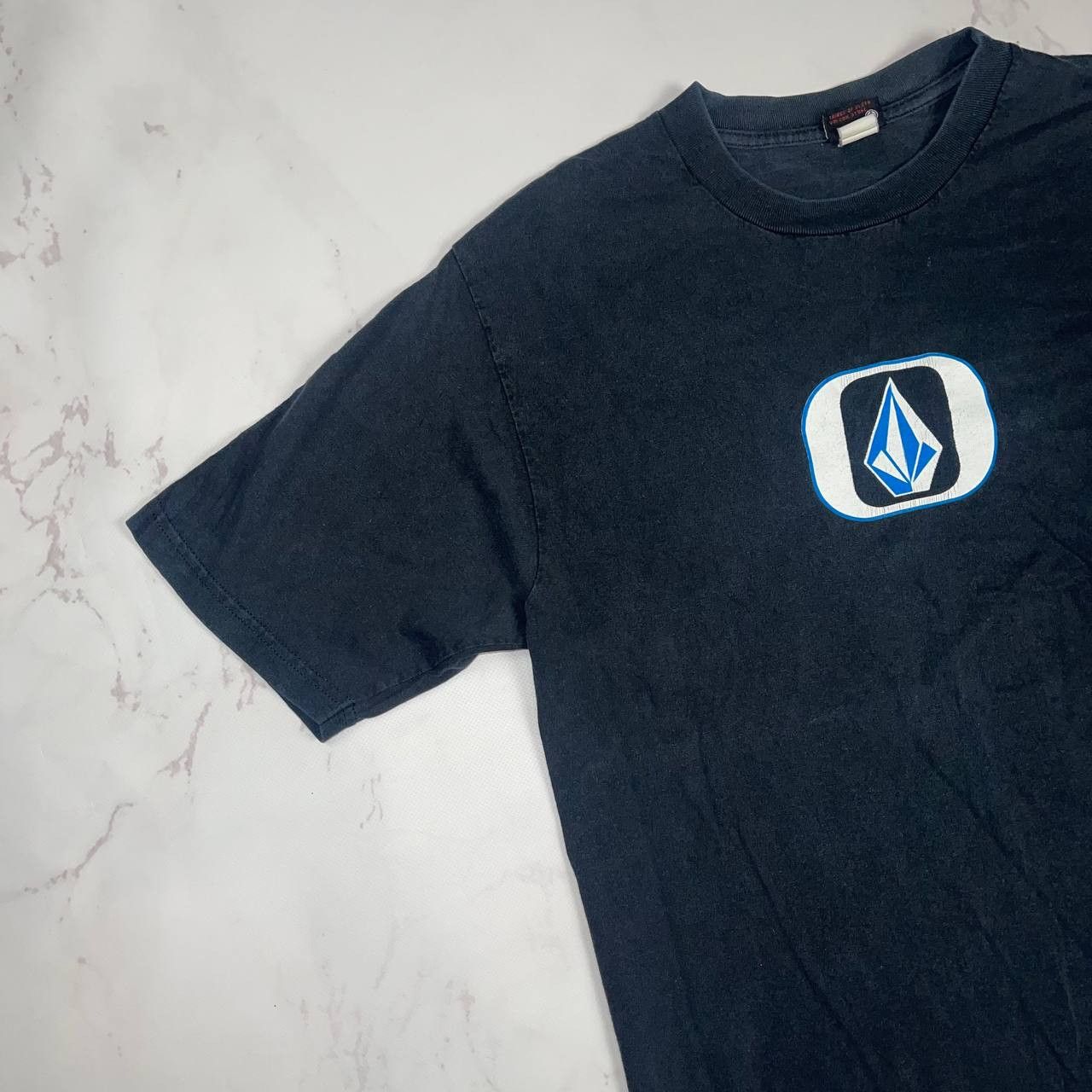 Vintage vintage volcom t-shirt size L black 90s crazy vintgae Size US L / EU 52-54 / 3 - 4 Thumbnail