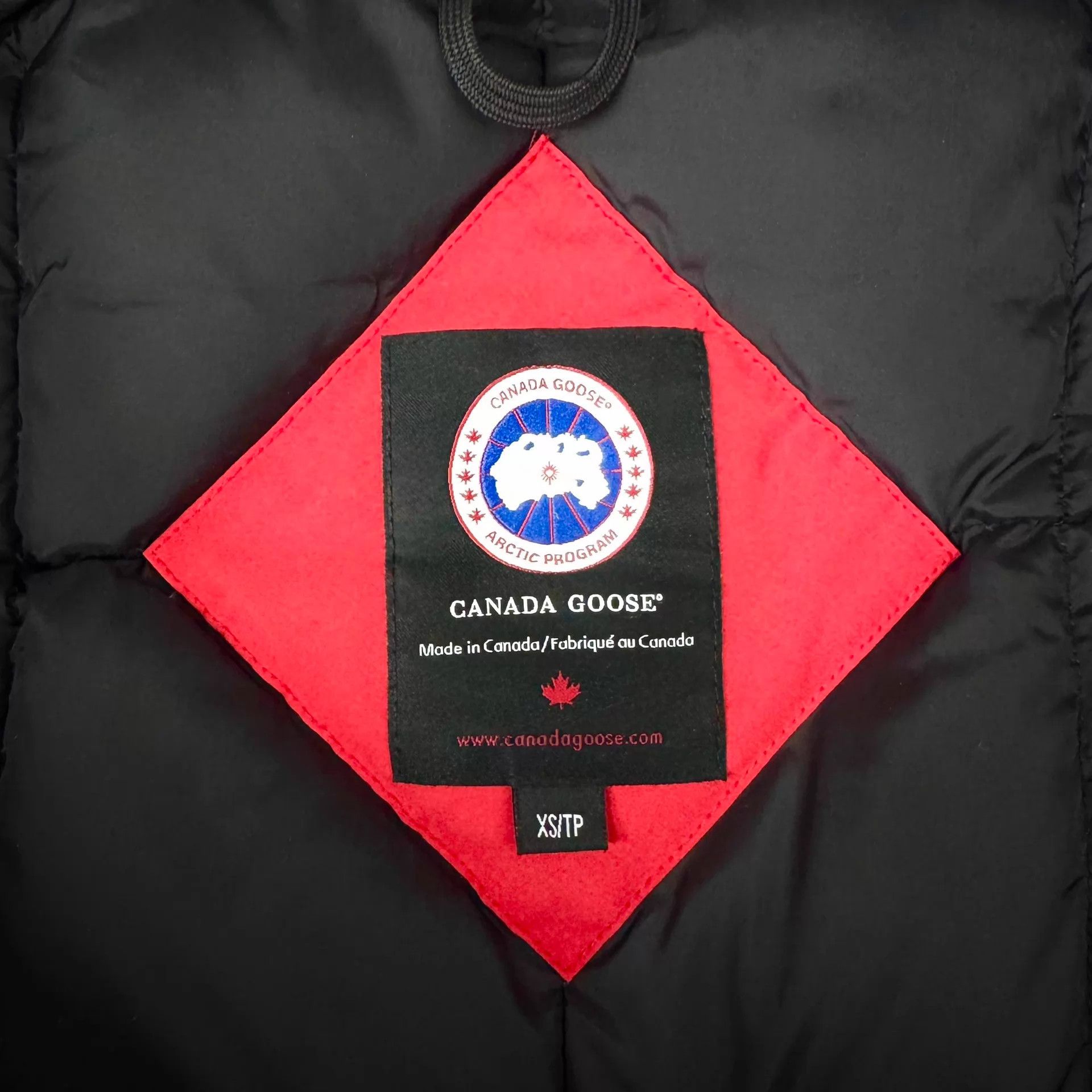 Canada Goose Canada Goose Red Hidden Zip Snap Cuff Parka XS Size XS / US 0-2 / IT 36-38 - 3 Thumbnail