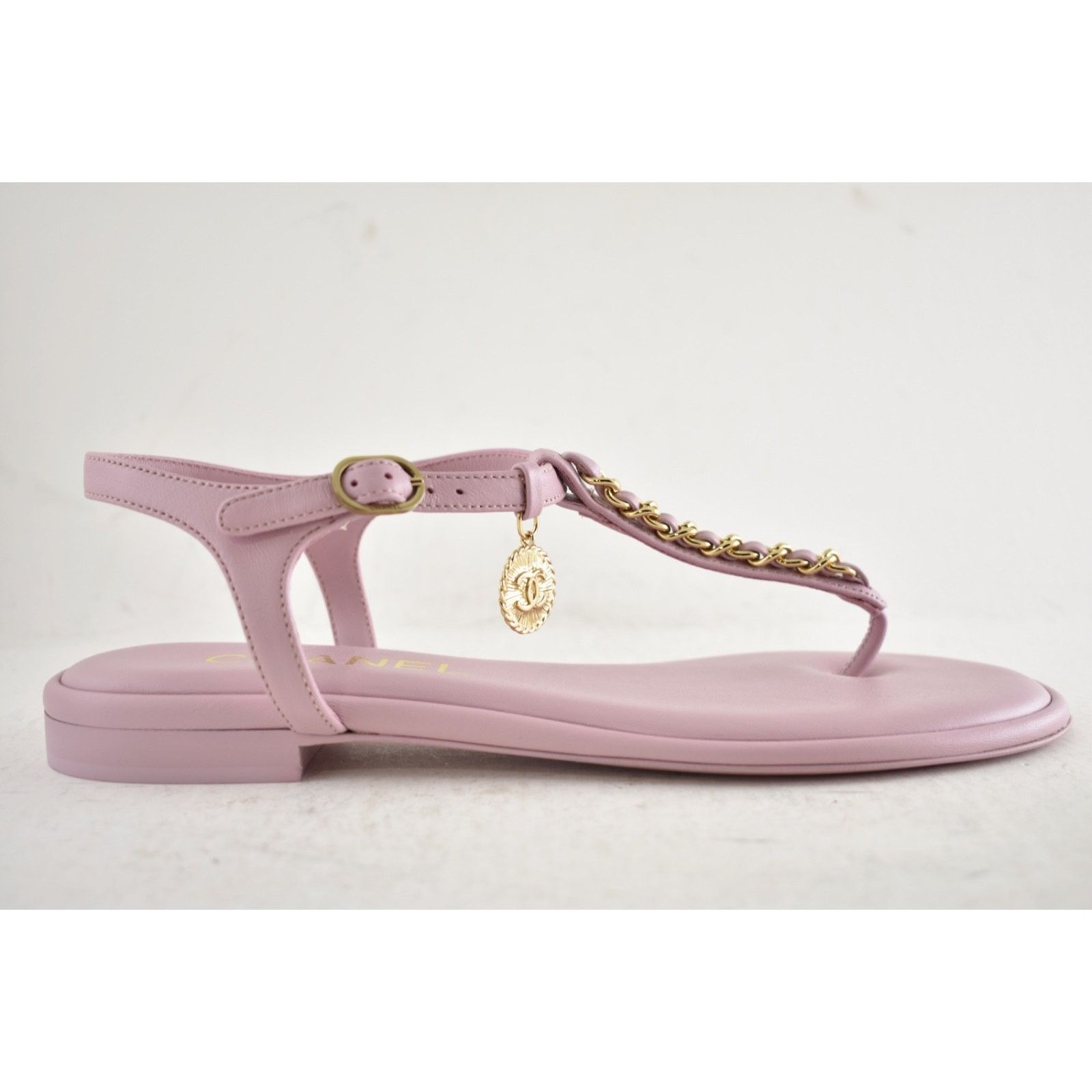 Chanel Chanel Lilac Pink Gold Chain Flat Thong Sandal 39.5 Size US 9.5 / IT 39.5 - 2 Thumbnail