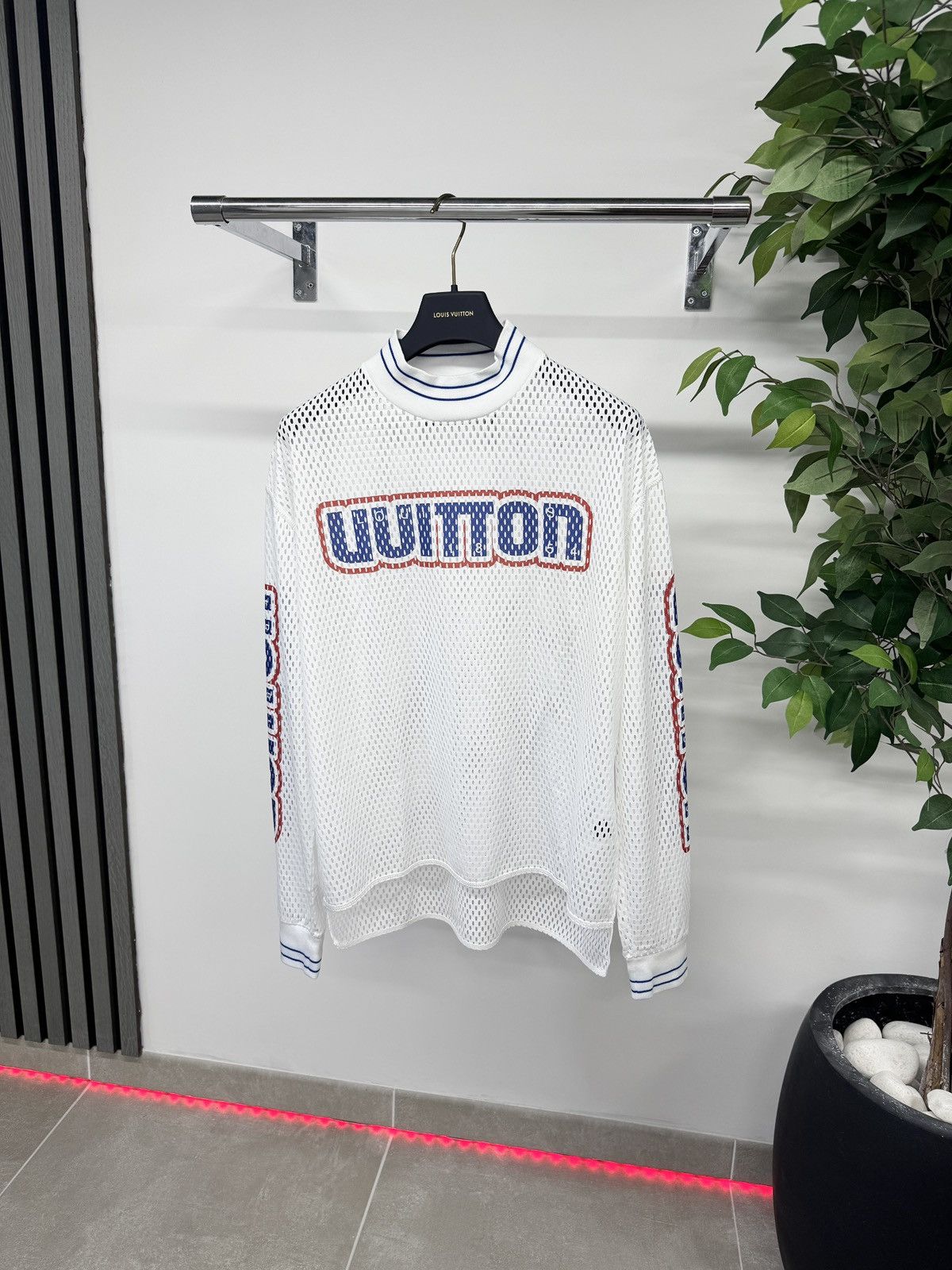 Louis Vuitton 1AAGP0 Graphic Mesh T-Shirt In White RRP £825