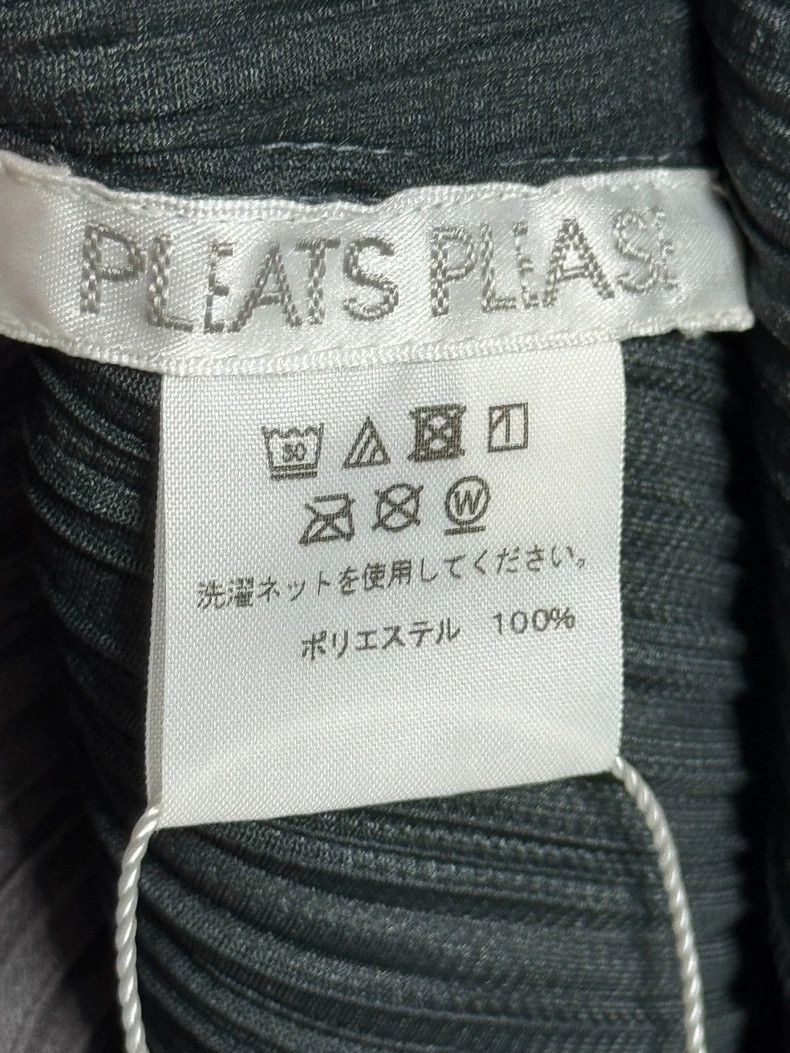 Issey Miyake Issey Miyake size:3 A grey-green high-neck pleated dress Size S / US 4 / IT 40 - 4 Thumbnail