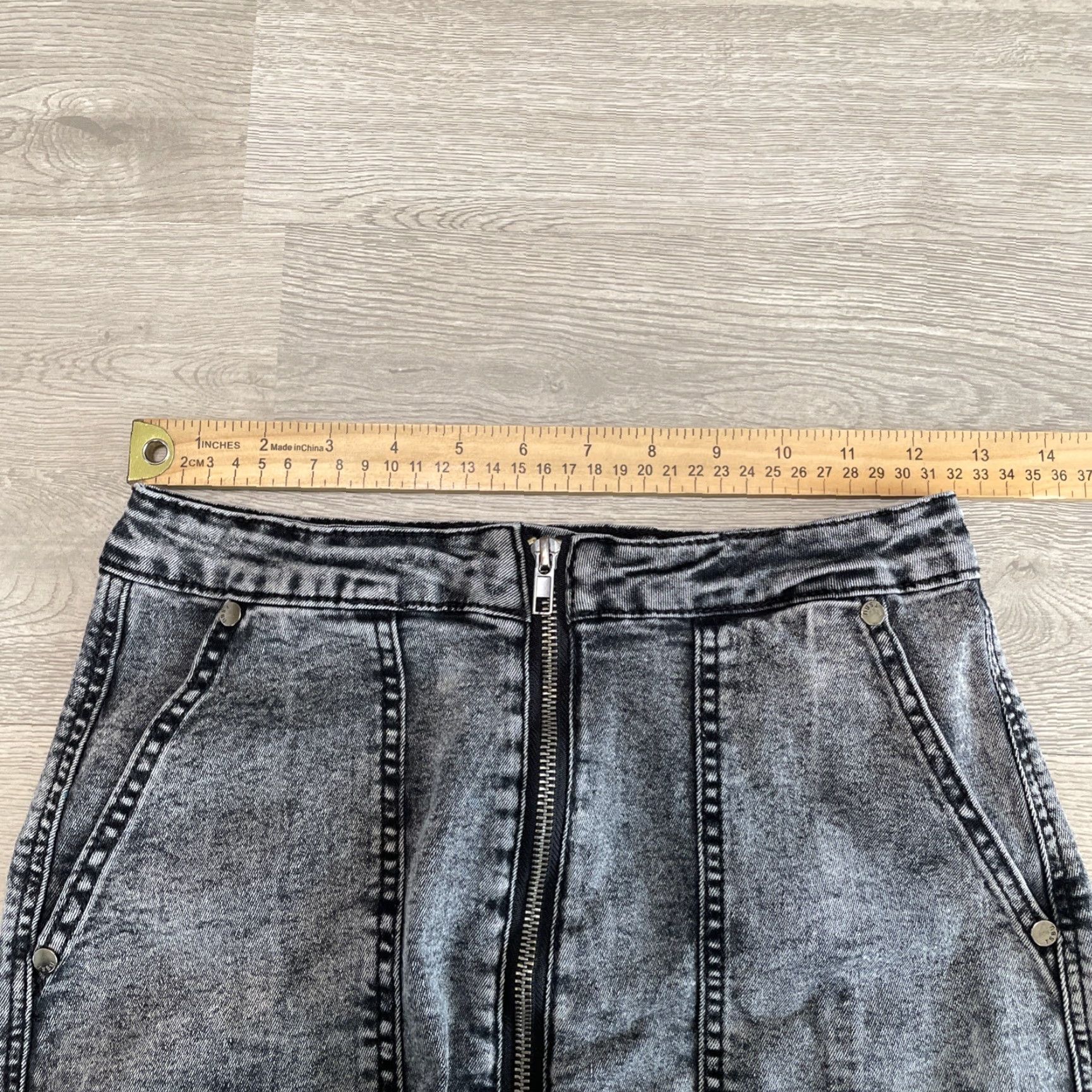Denime VINTAGE The Style Between Us Denim Mini Skirt Black Size Medium Regular Women Size 32" / US 10 / IT 46 - 4 Thumbnail