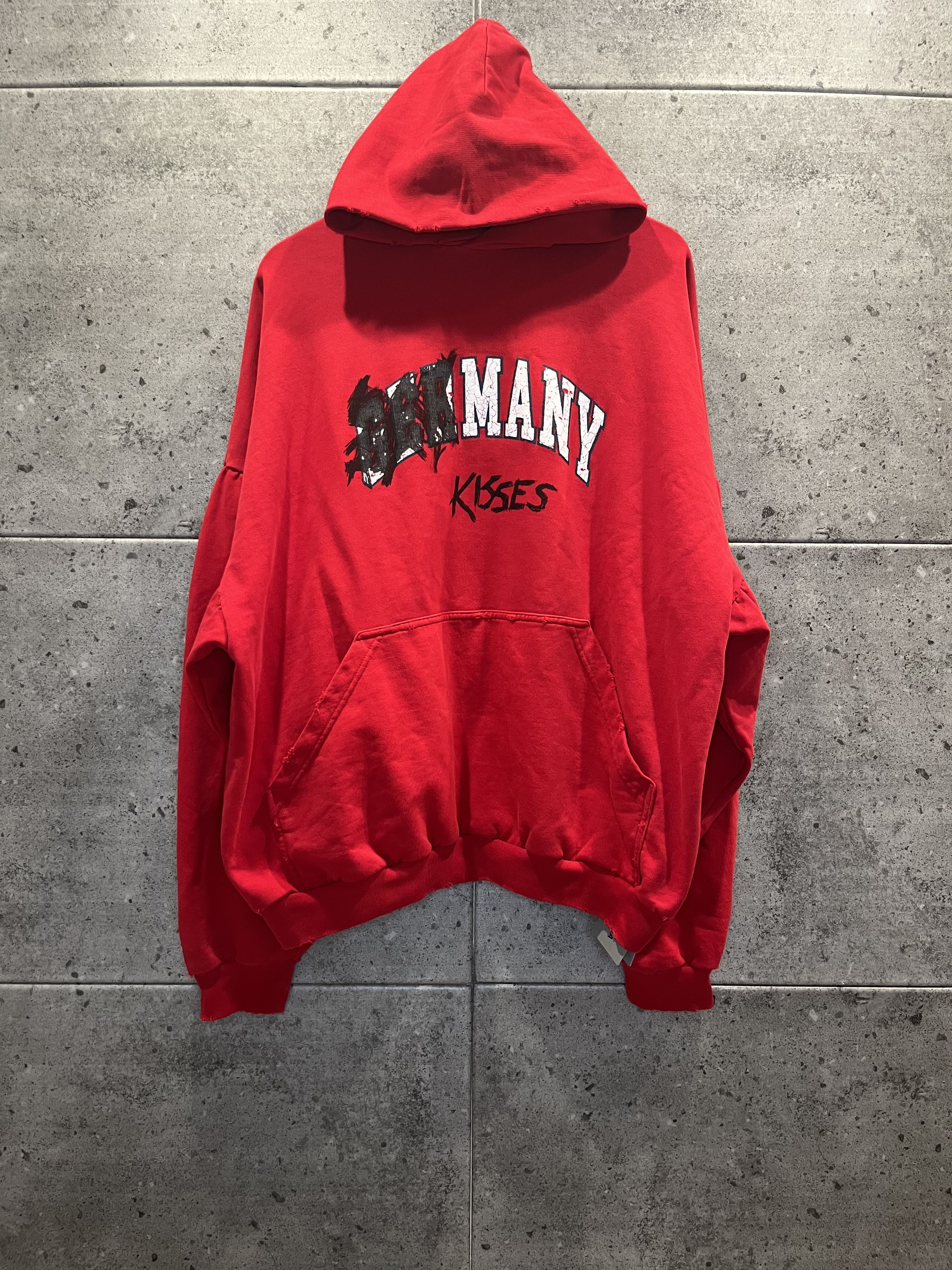 ●BALENCIAGA●Many Kisses ラウンド フーディ Balenciaga Balenciaga many kisses germany hoodie | Grailed