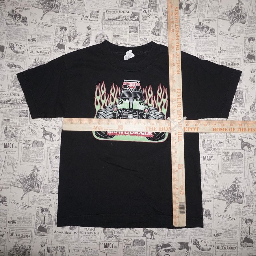 Vintage Small-Vintage Y2K monster jam flame grave digger 00s t-shirt Size US S / EU 44-46 / 1 - 4 Thumbnail